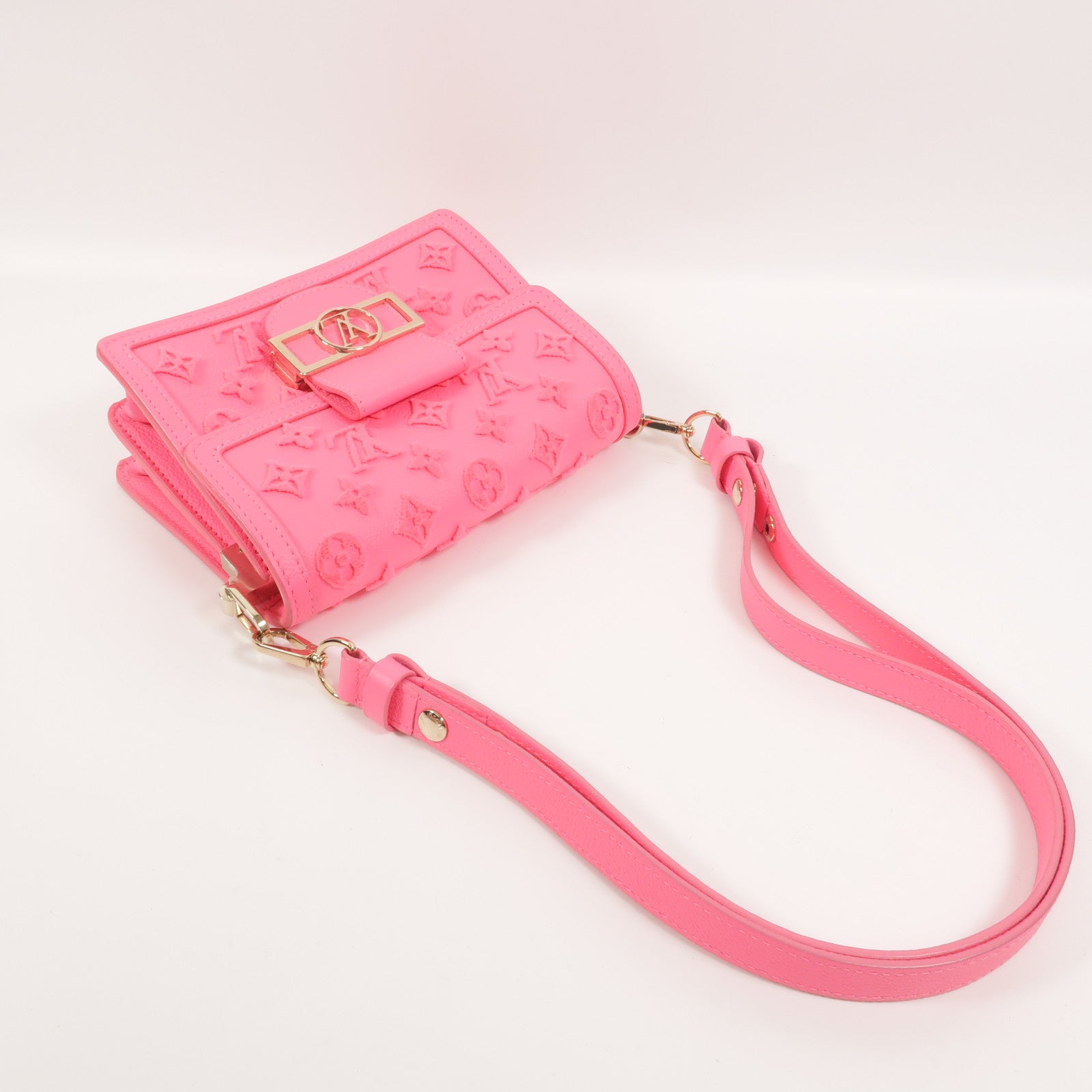 LOUIS VUITTON Monogram Tufted Mini Dauphine肩背袋