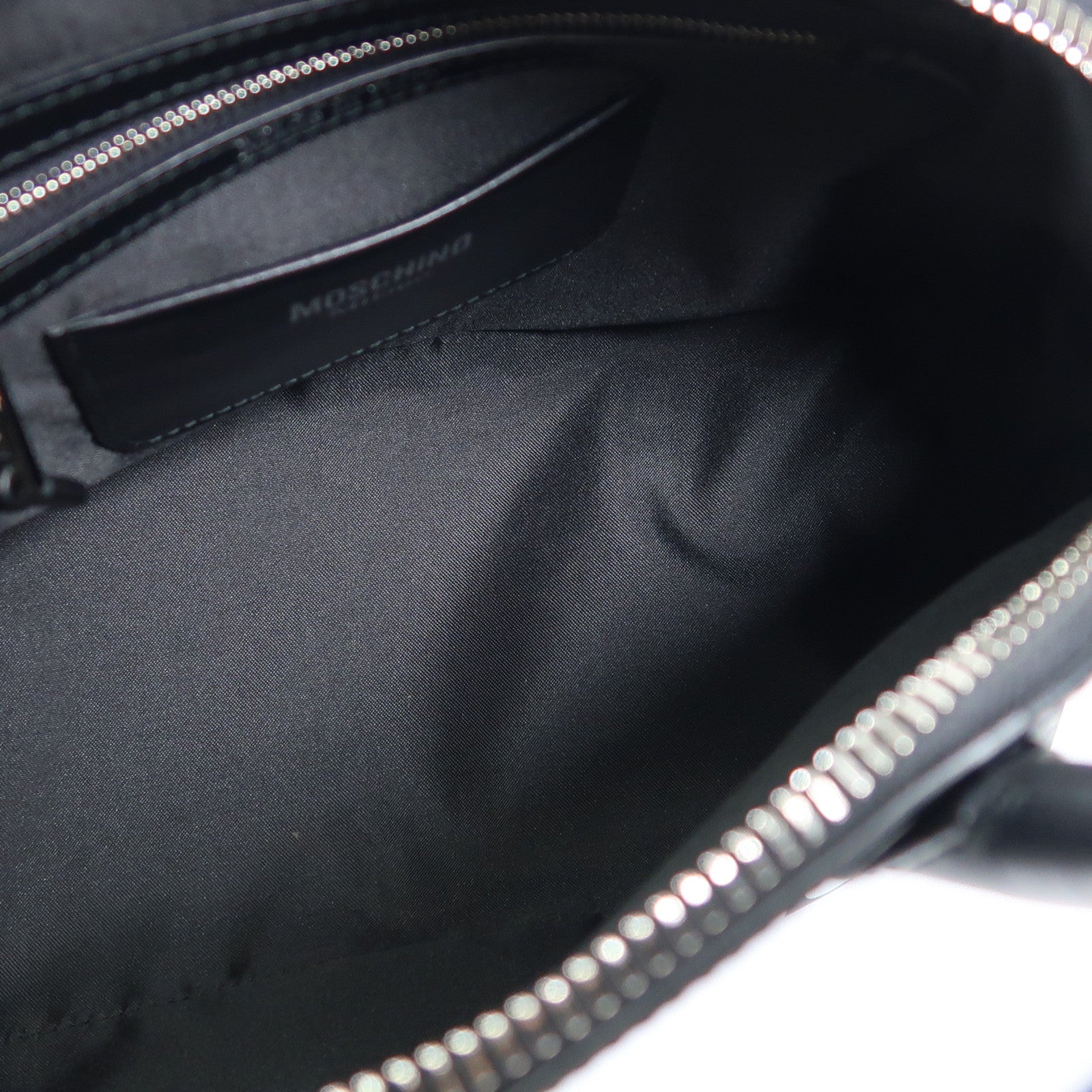 MOSCHINO 牛皮皮革2 Way Bag銀扣手挽肩背兩用袋