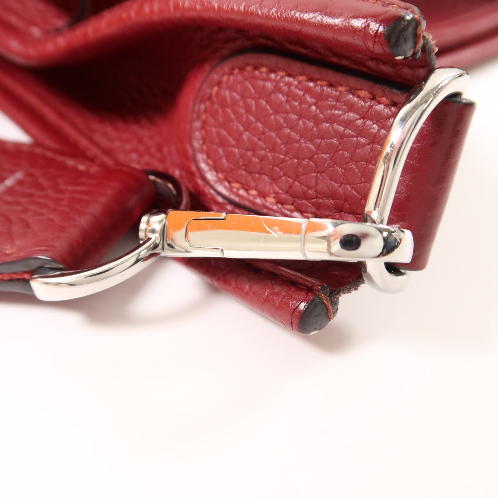 HERMES Clemence皮革Evelyne PM銀扣肩背袋Rubis
