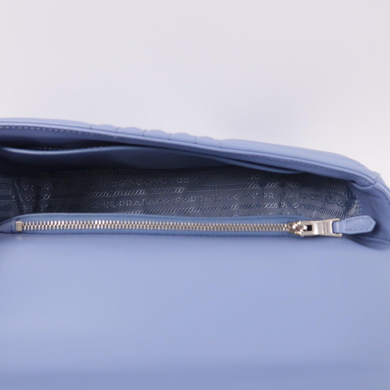 PRADA 牛皮皮革Chain Shoulder Bag鏈帶肩背袋