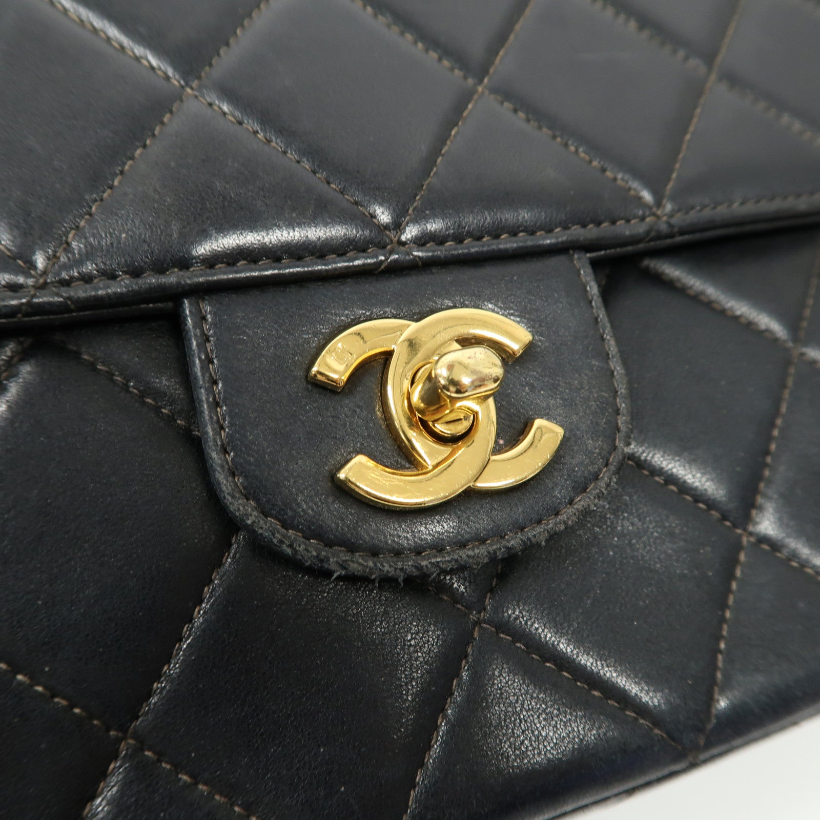 CHANEL 【激減優惠】菱格羊皮皮革Chain Shoulder金扣鏈帶肩背袋黑色
