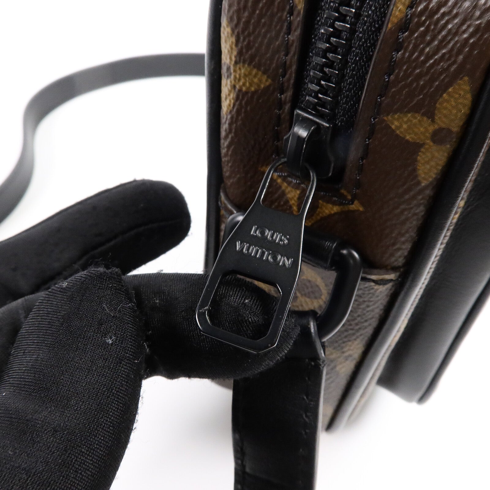 LOUIS VUITTON Monogram Macassar Christopher Wearable Wallet肩背袋