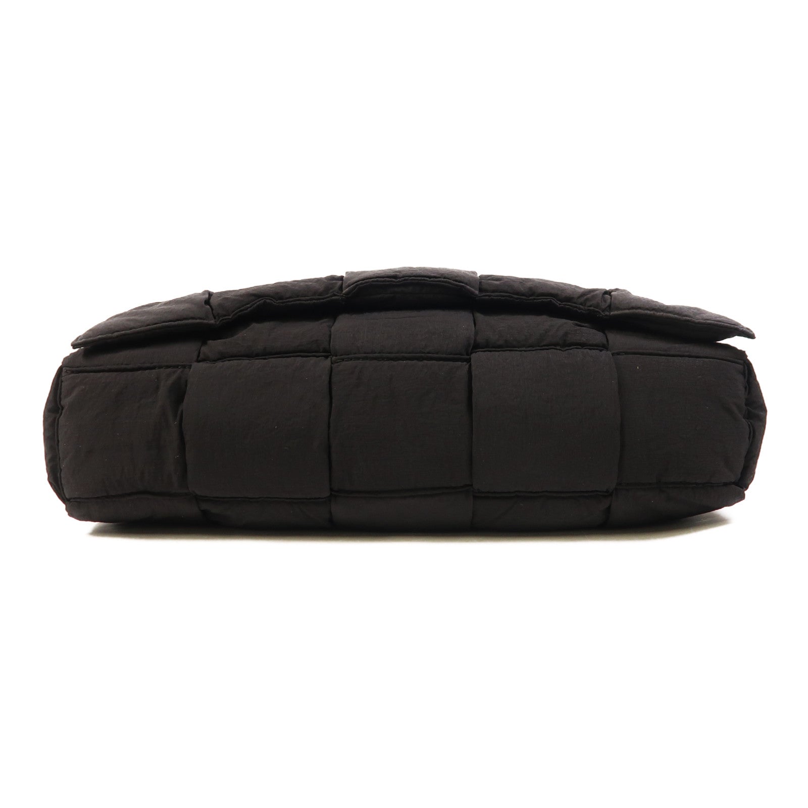 BOTTEGA VENETA 尼龍Padded Tech Cassette銀扣肩背袋