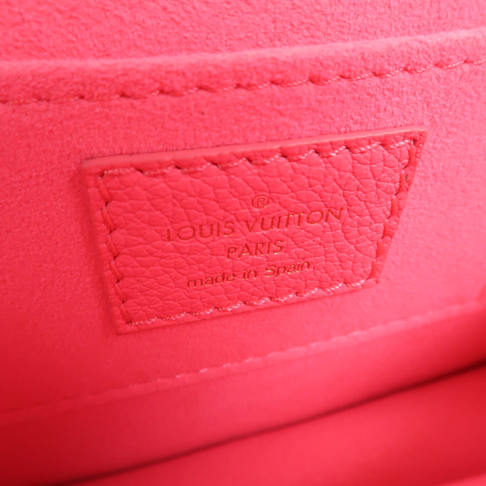 LOUIS VUITTON Monogram Tufted Mini Dauphine肩背袋