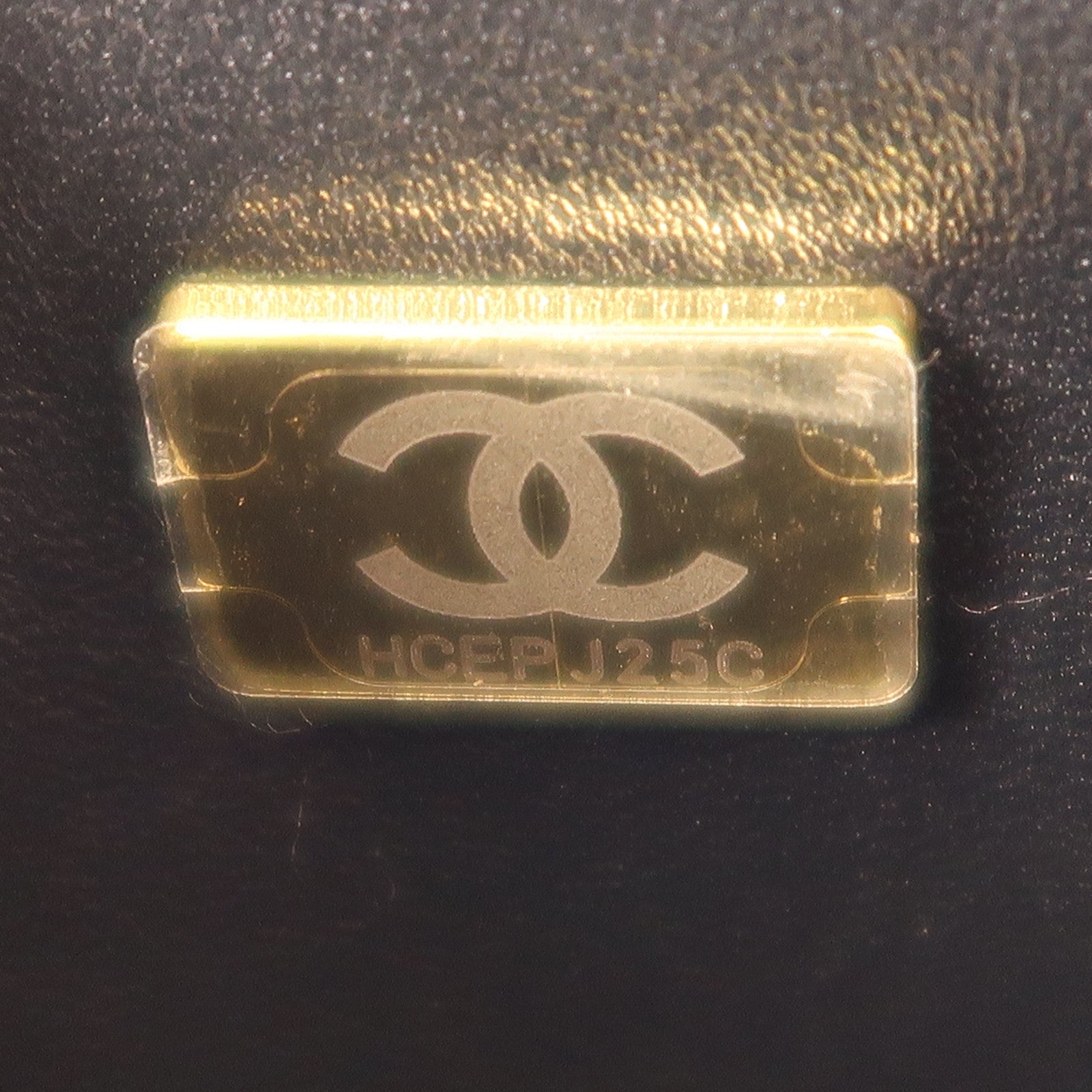 CHANEL 牛皮皮革Boy Chanel金扣肩背袋