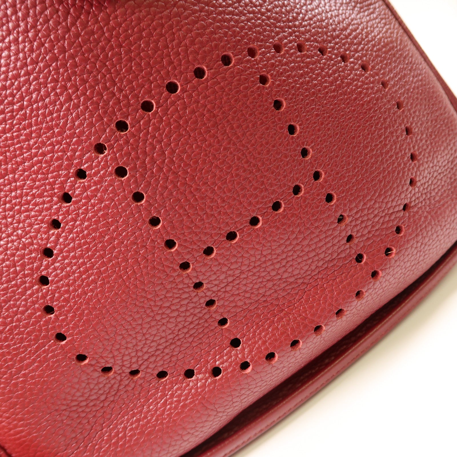HERMES Clemence皮革Evelyne PM銀扣肩背袋Rubis