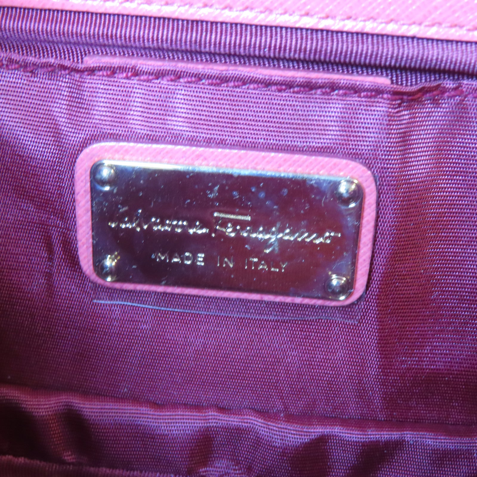 Salvatore Ferragamo 牛皮皮革Clutch Bag金扣手拿包橙色
