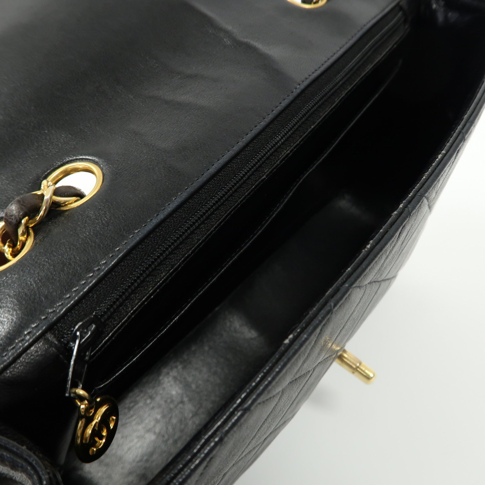 CHANEL 【激減優惠】菱格羊皮皮革Chain Shoulder金扣鏈帶肩背袋黑色