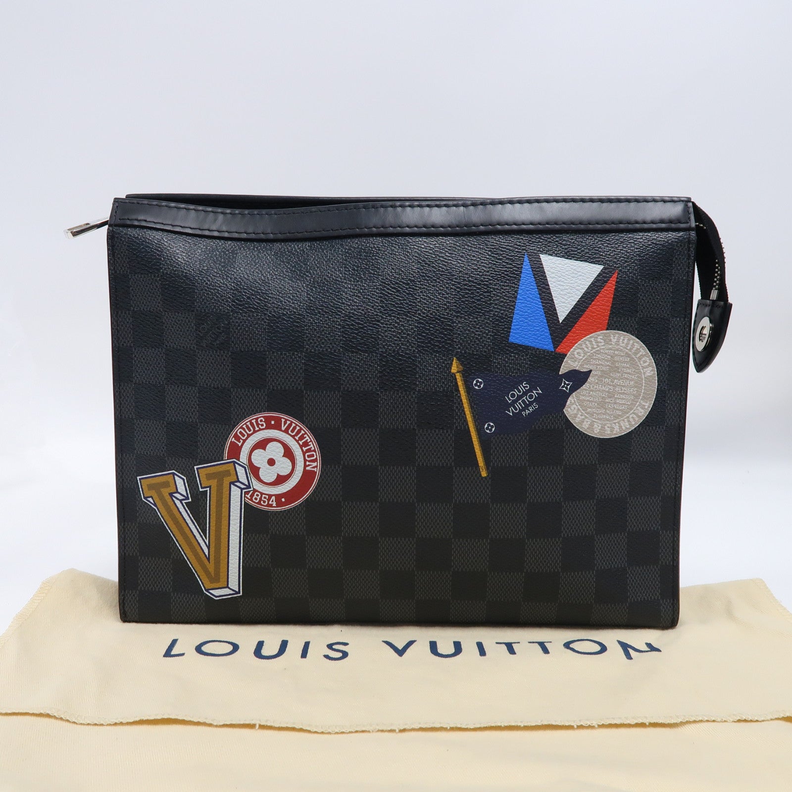 LOUIS VUITTON Damier Pochette Voyage MM銀扣手拿包黑色/灰色