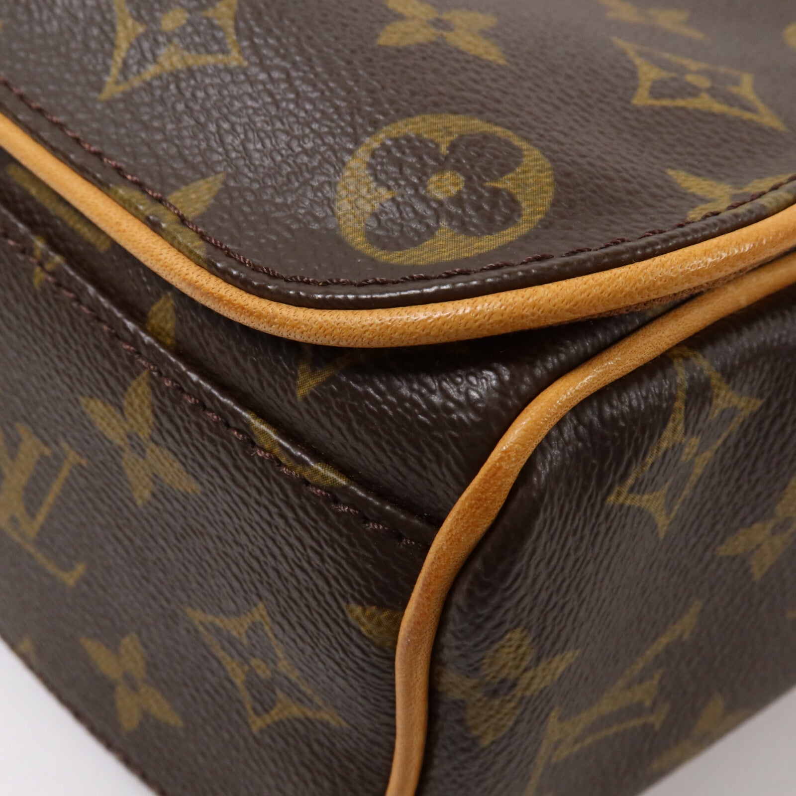LOUIS VUITTON Monogram Abbesses肩背袋