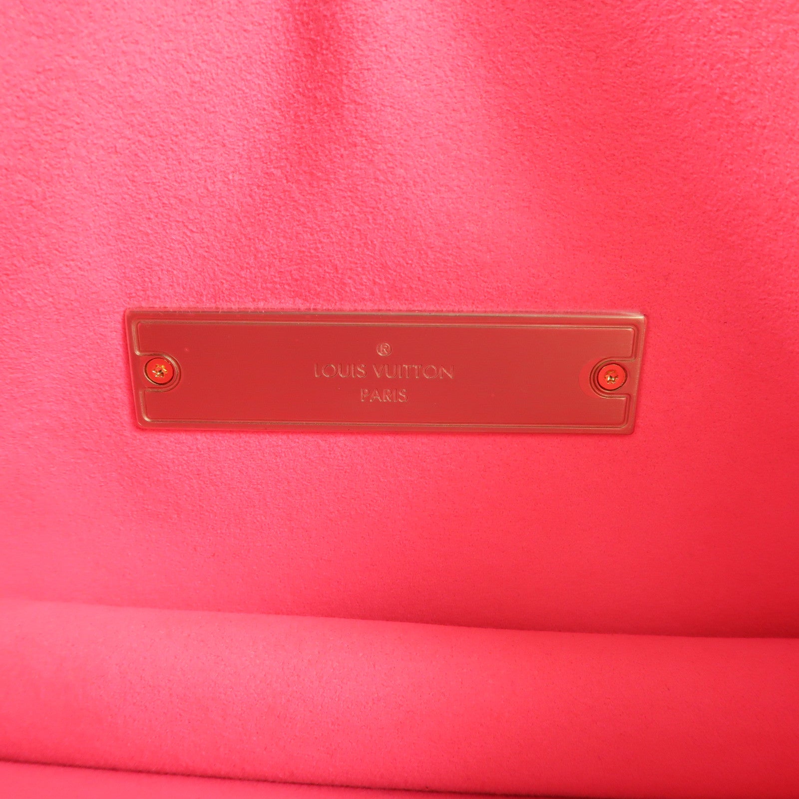 LOUIS VUITTON Monogram Tufted Mini Dauphine肩背袋