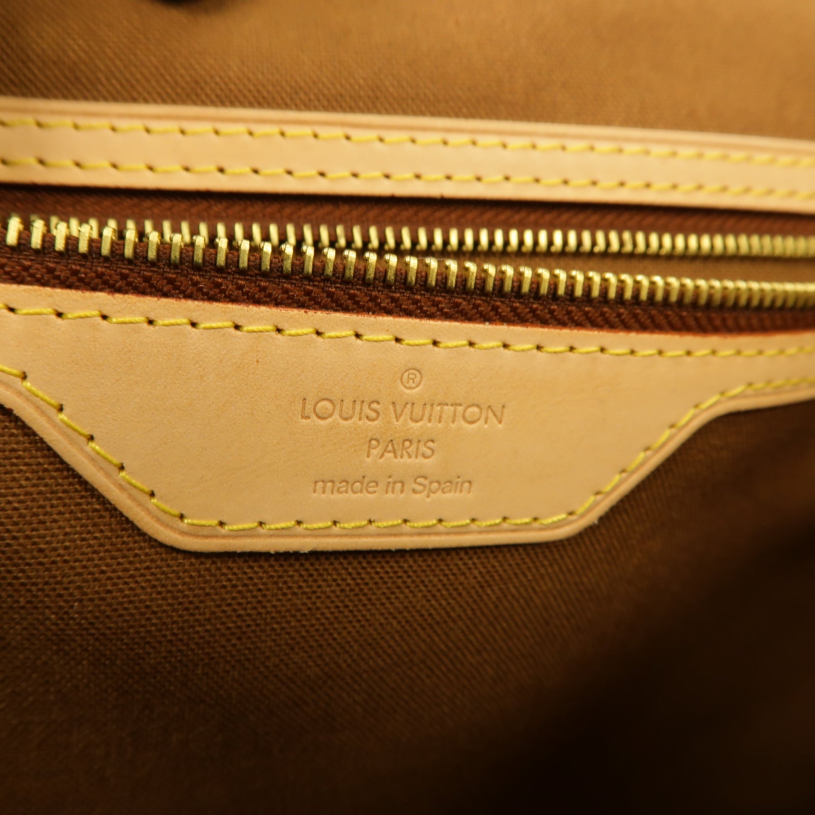 LOUIS VUITTON Monogram Valmy MM Shoulder Bag金扣肩背袋
