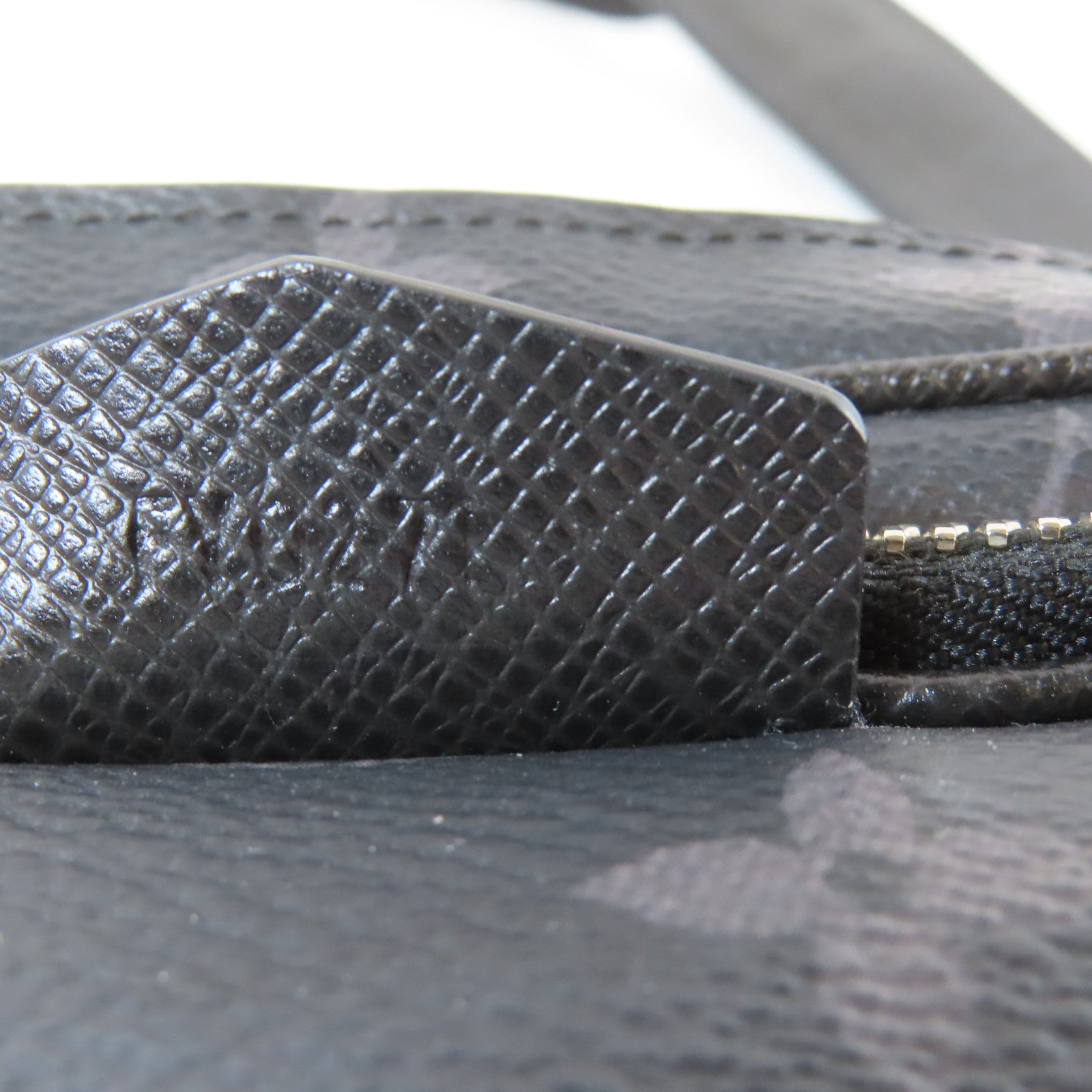 LOUIS VUITTON Monogram Eclipse Outdoor Pouch銀扣肩背袋黑色