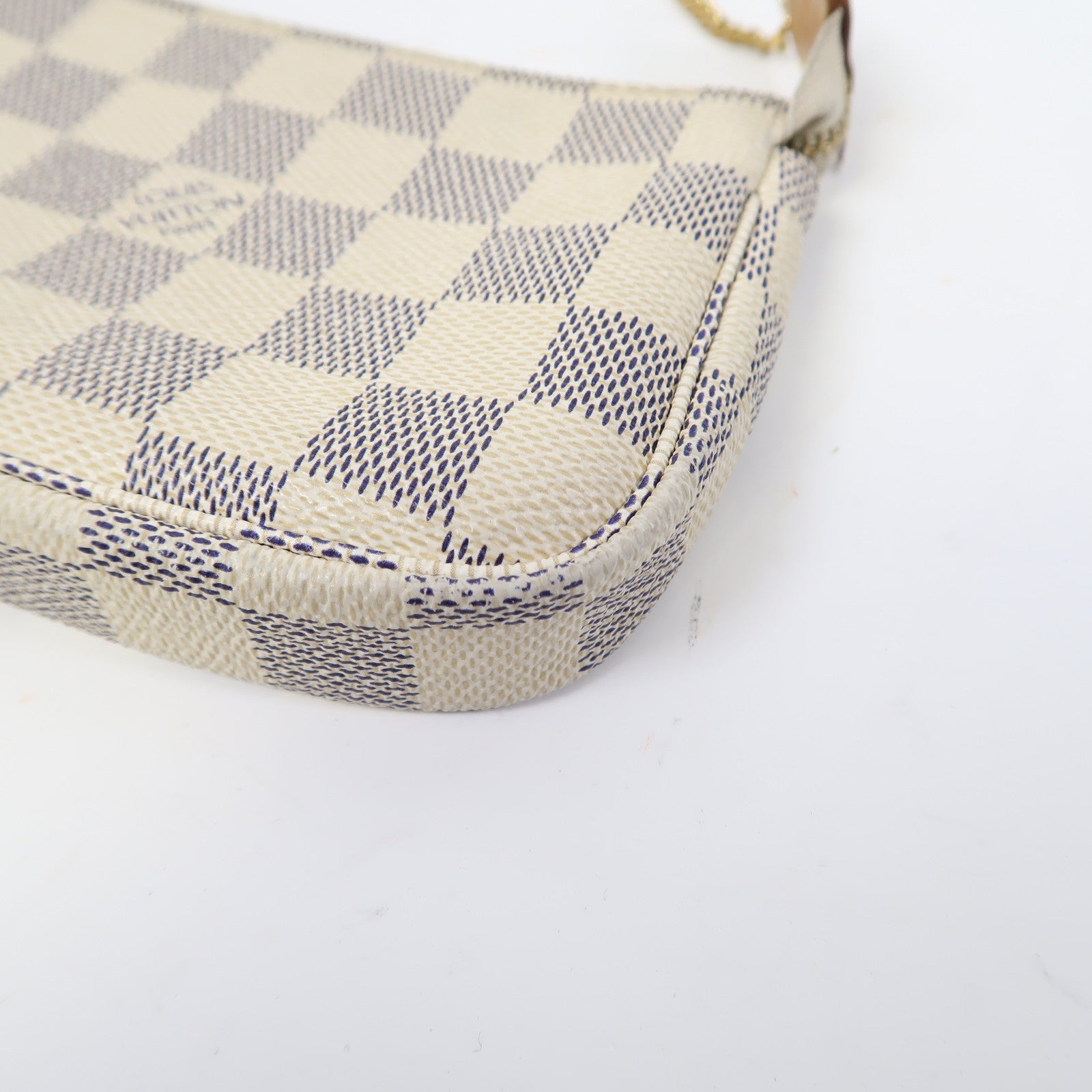 LOUIS VUITTON Damier Azur Mini Pochette Accessoires金扣手拿包白色/藍色