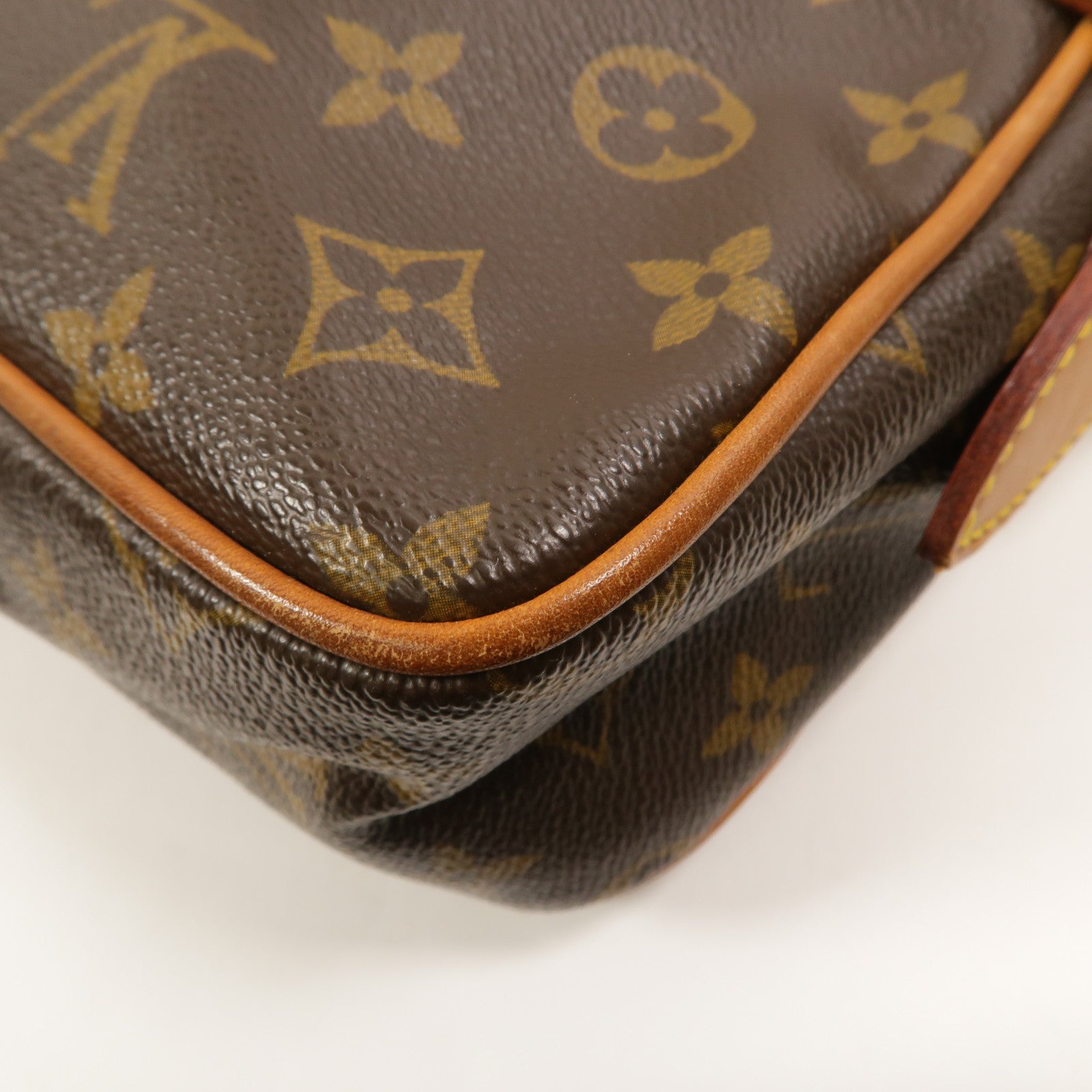 LOUIS VUITTON Monogram Hudson PM肩背袋