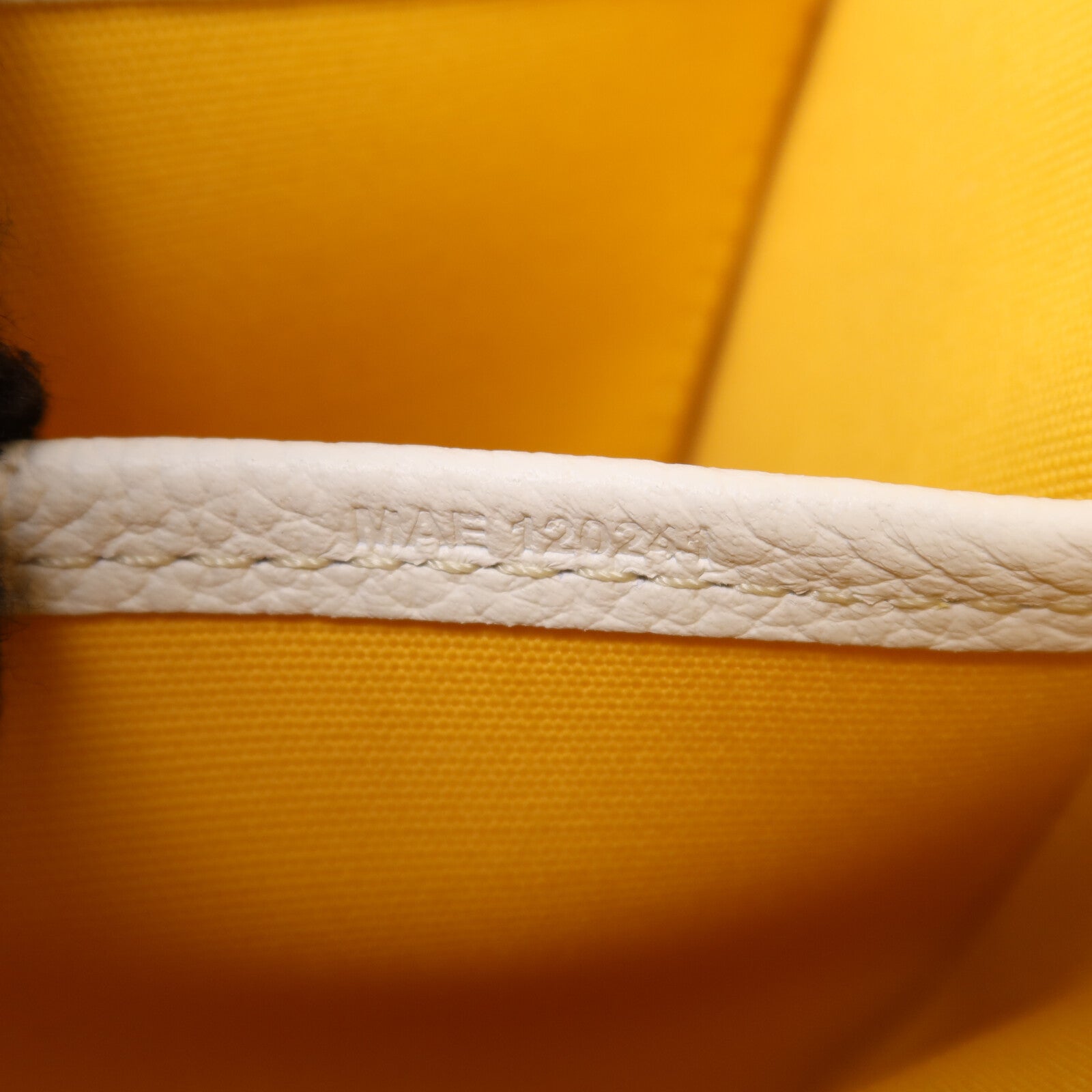 GOYARD 【激減優惠】牛皮皮革Belvedere PM銀扣肩背袋