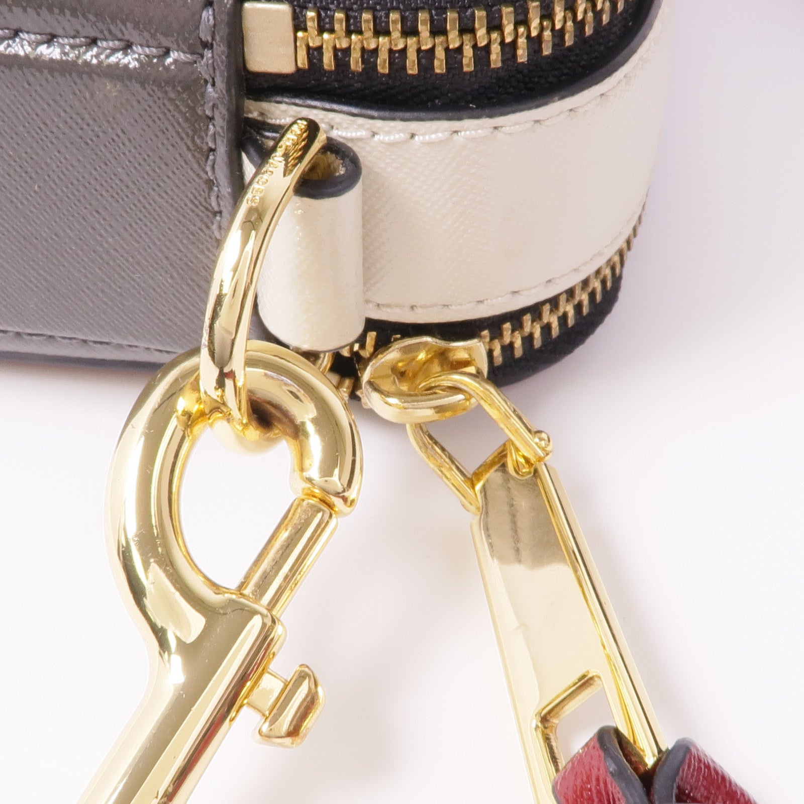 MARC BY MARC JACOBS 牛皮皮革Shoulder Bag金扣肩背袋