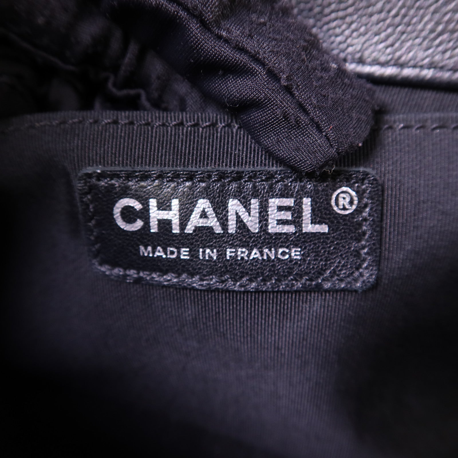 CHANEL 牛皮皮革Boy 25黑扣鏈帶肩背袋