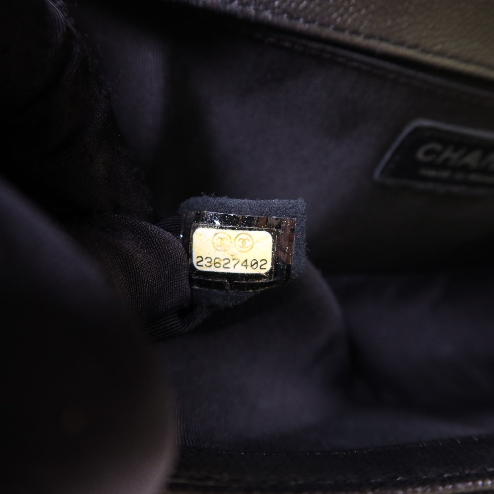 CHANEL 牛皮皮革Boy 25黑扣鏈帶肩背袋