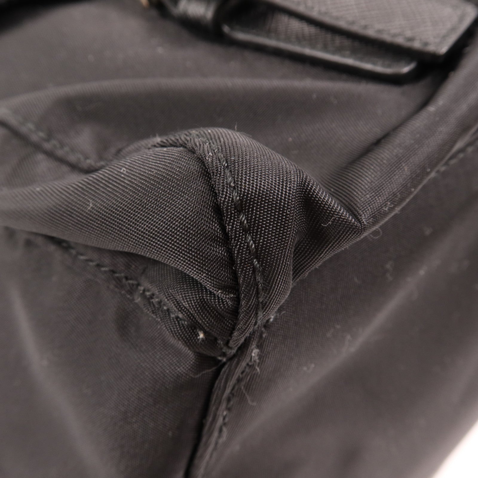 PRADA 尼龍Backpack銀扣背包