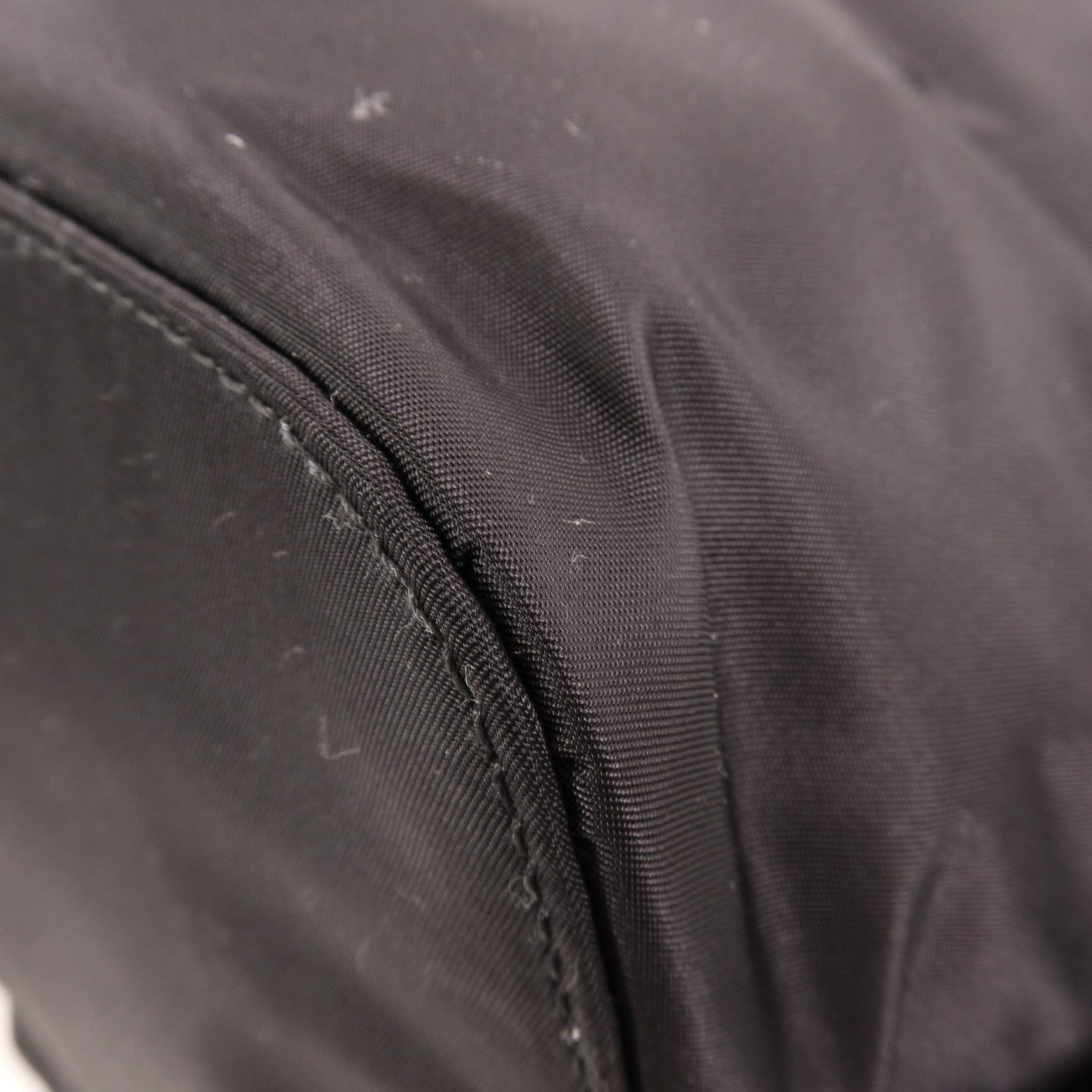 PRADA 尼龍Backpack銀扣背包