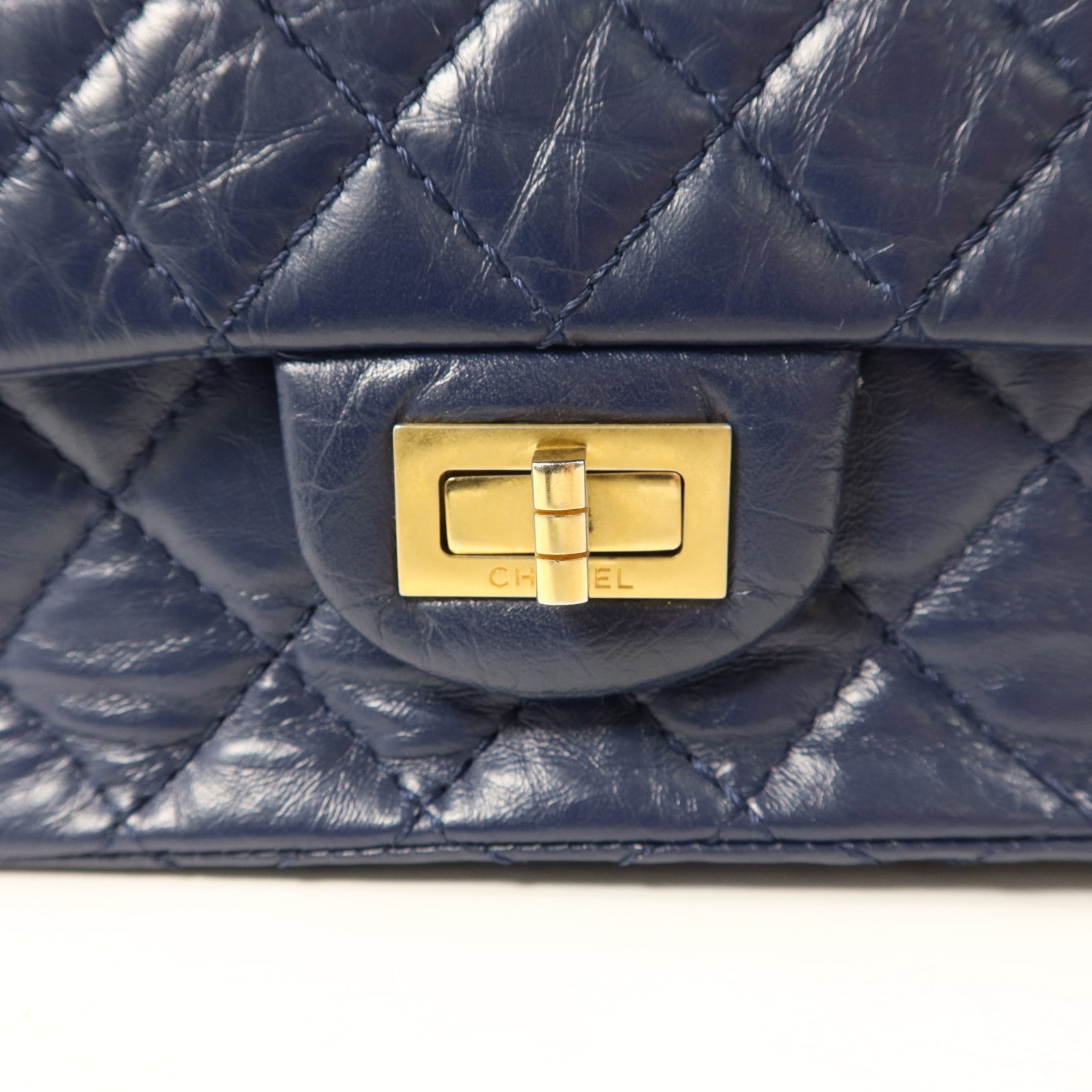 CHANEL 牛皮皮革2.55金扣鏈帶肩背袋