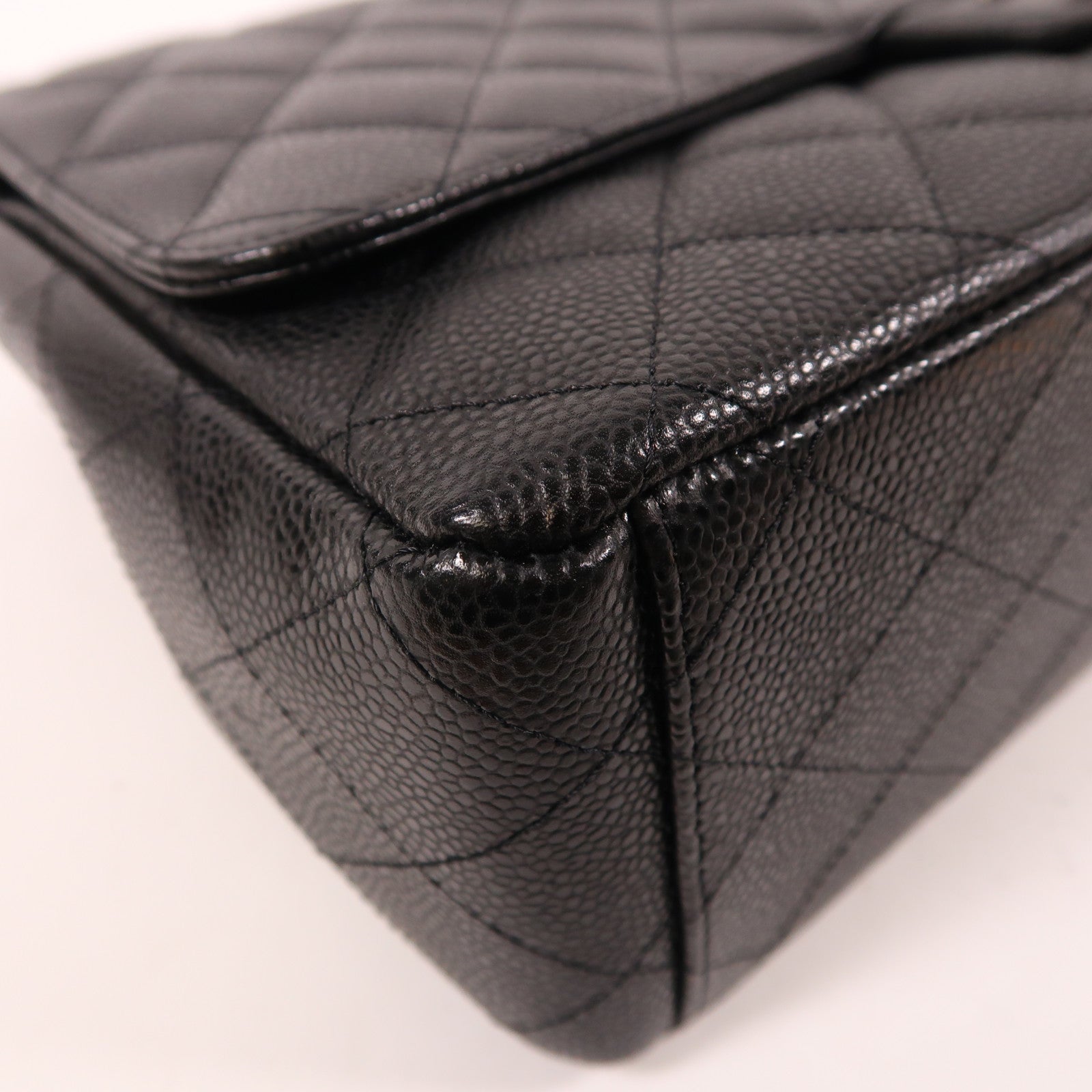 CHANEL 牛皮皮革Maxi Classic銀扣鏈帶肩背袋黑色