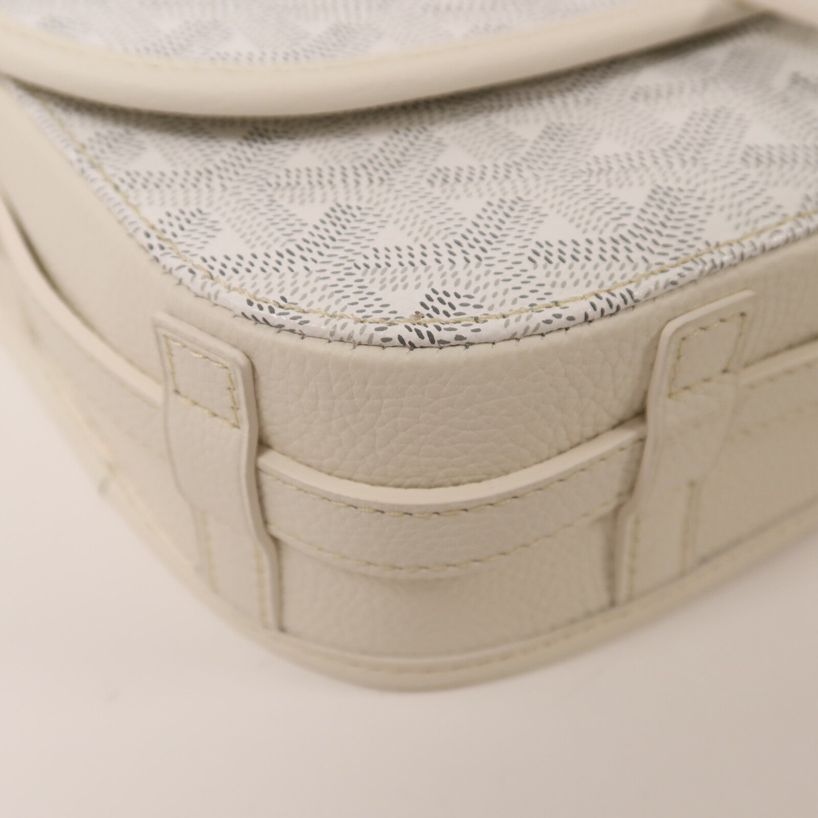 GOYARD 【激減優惠】牛皮皮革Belvedere PM銀扣肩背袋