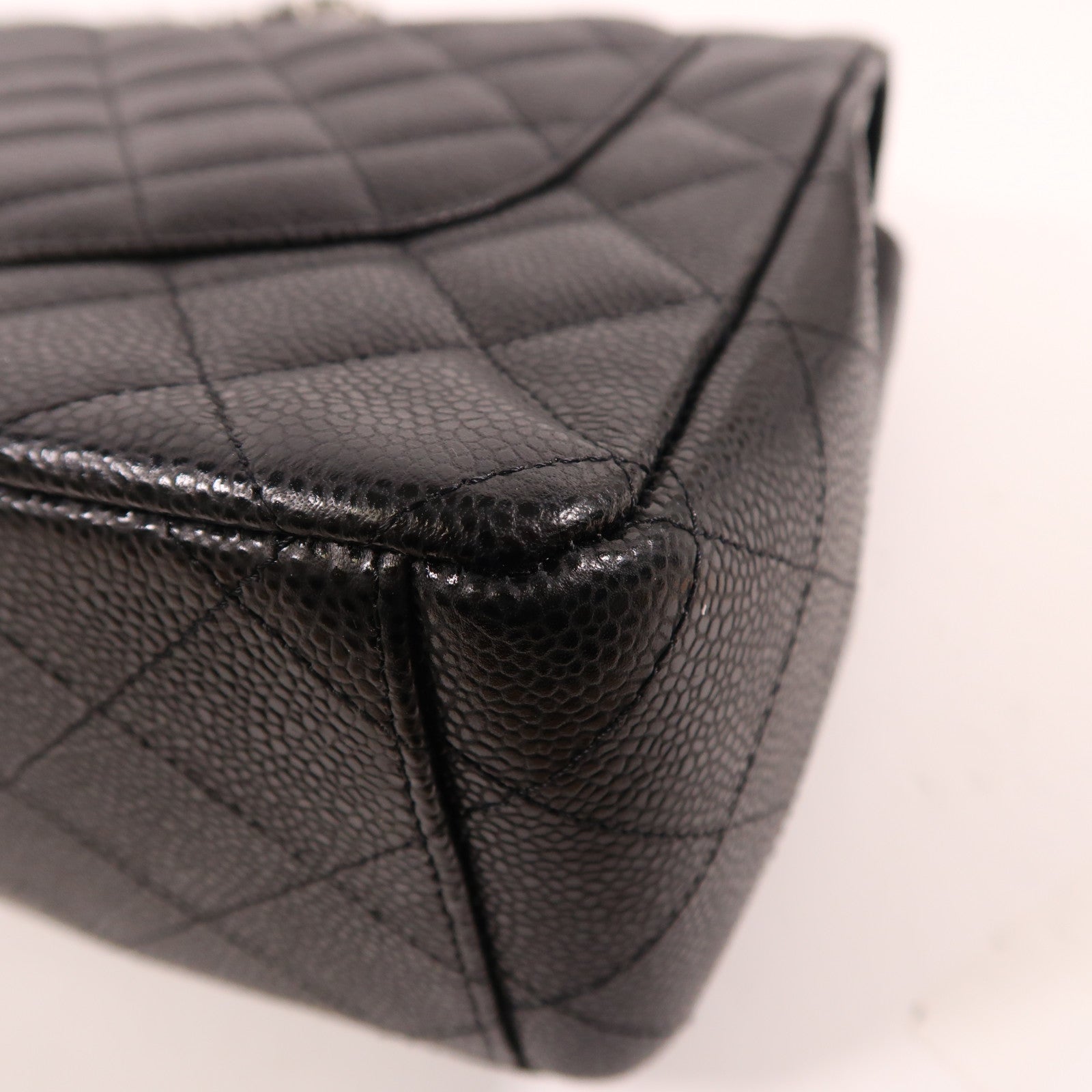CHANEL 牛皮皮革Maxi Classic銀扣鏈帶肩背袋黑色