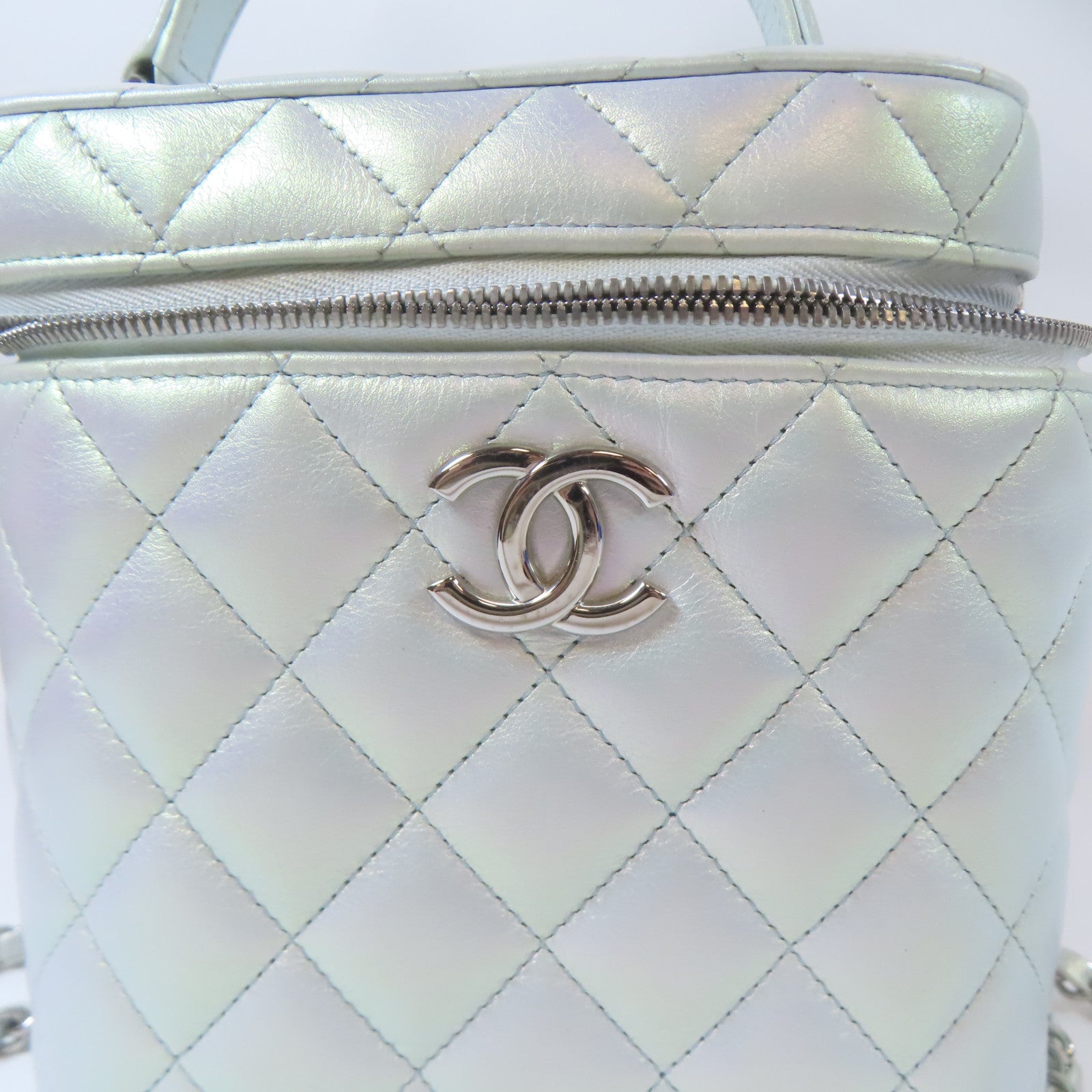 CHANEL 【激減優惠】菱格牛皮皮革Vanity Case銀扣鏈帶肩背袋淺綠色