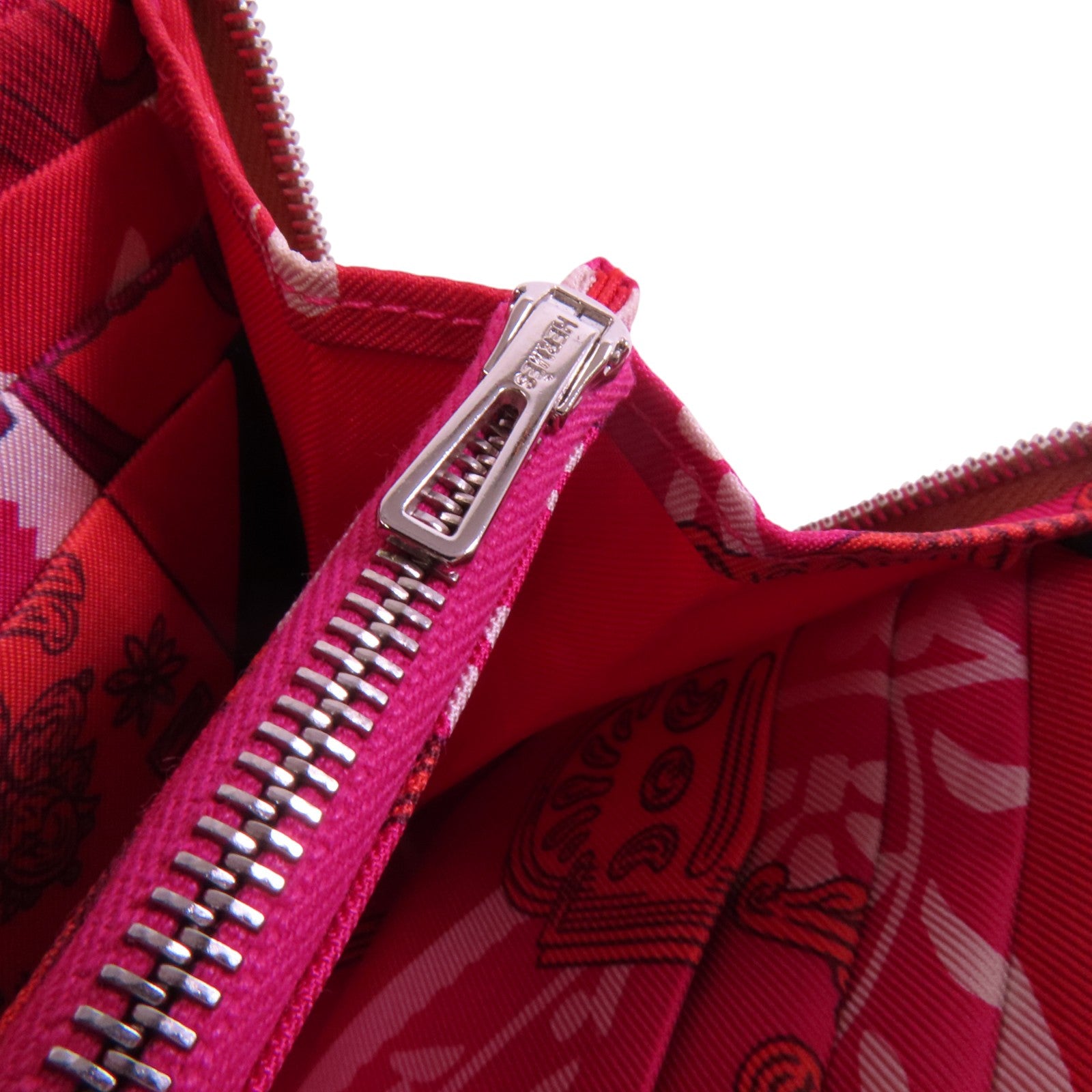 HERMES Epsom皮革Silk In Long Wallet銀扣拉鏈長錢包