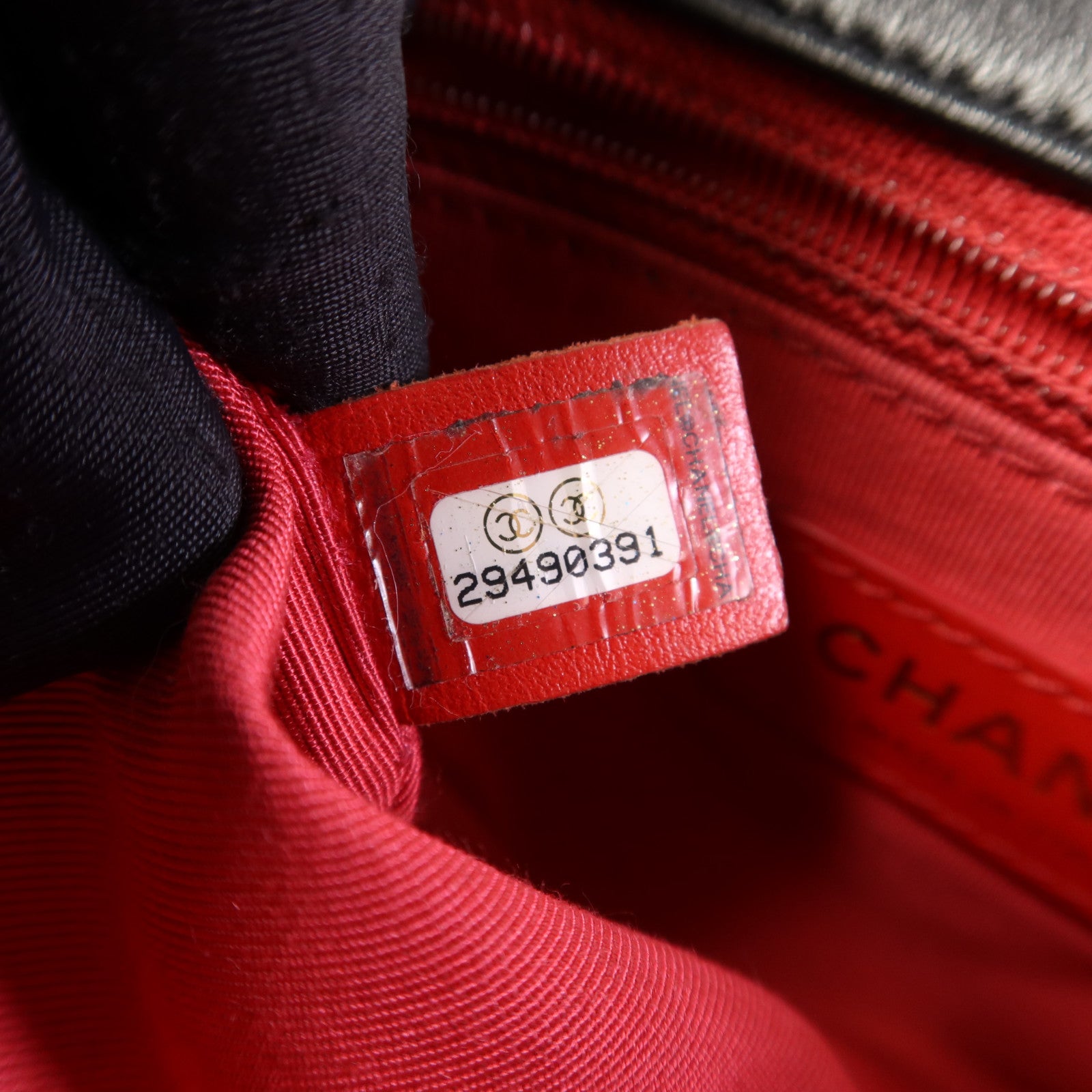 CHANEL 牛皮皮革Enchained Flap Bag金扣鏈帶肩背袋