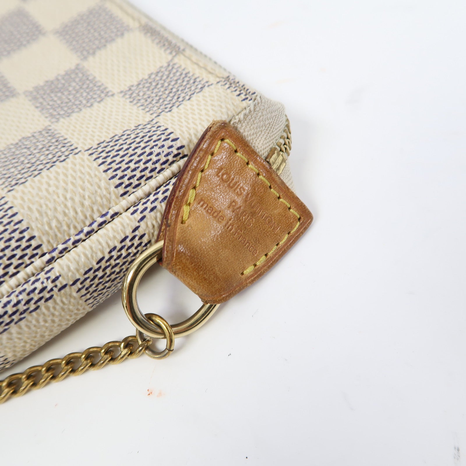 LOUIS VUITTON Damier Azur Mini Pochette Accessoires金扣手拿包白色/藍色