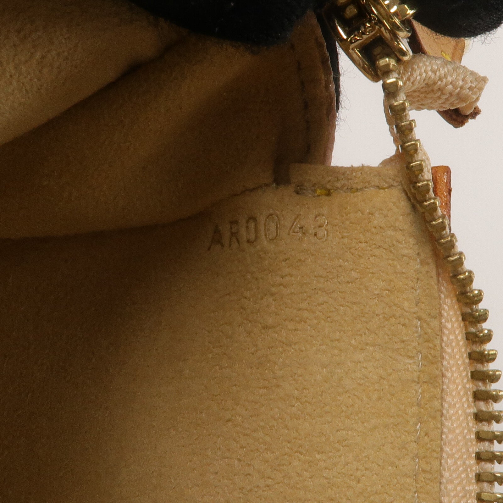 LOUIS VUITTON Monogram/Vachetta Cherry Blossom Pochette Accessoires