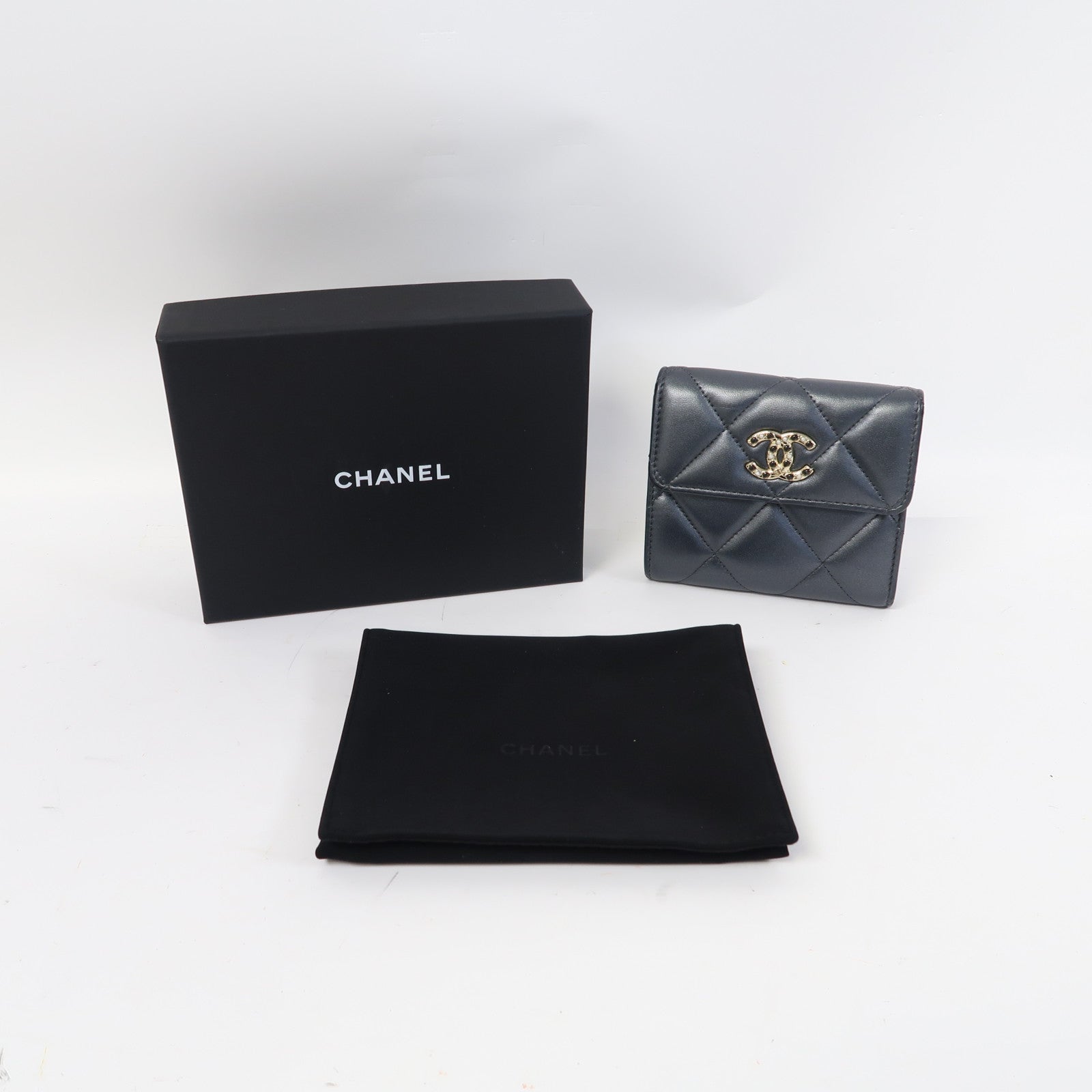 CHANEL 菱格牛皮皮革Short Wallet金扣錢包灰色