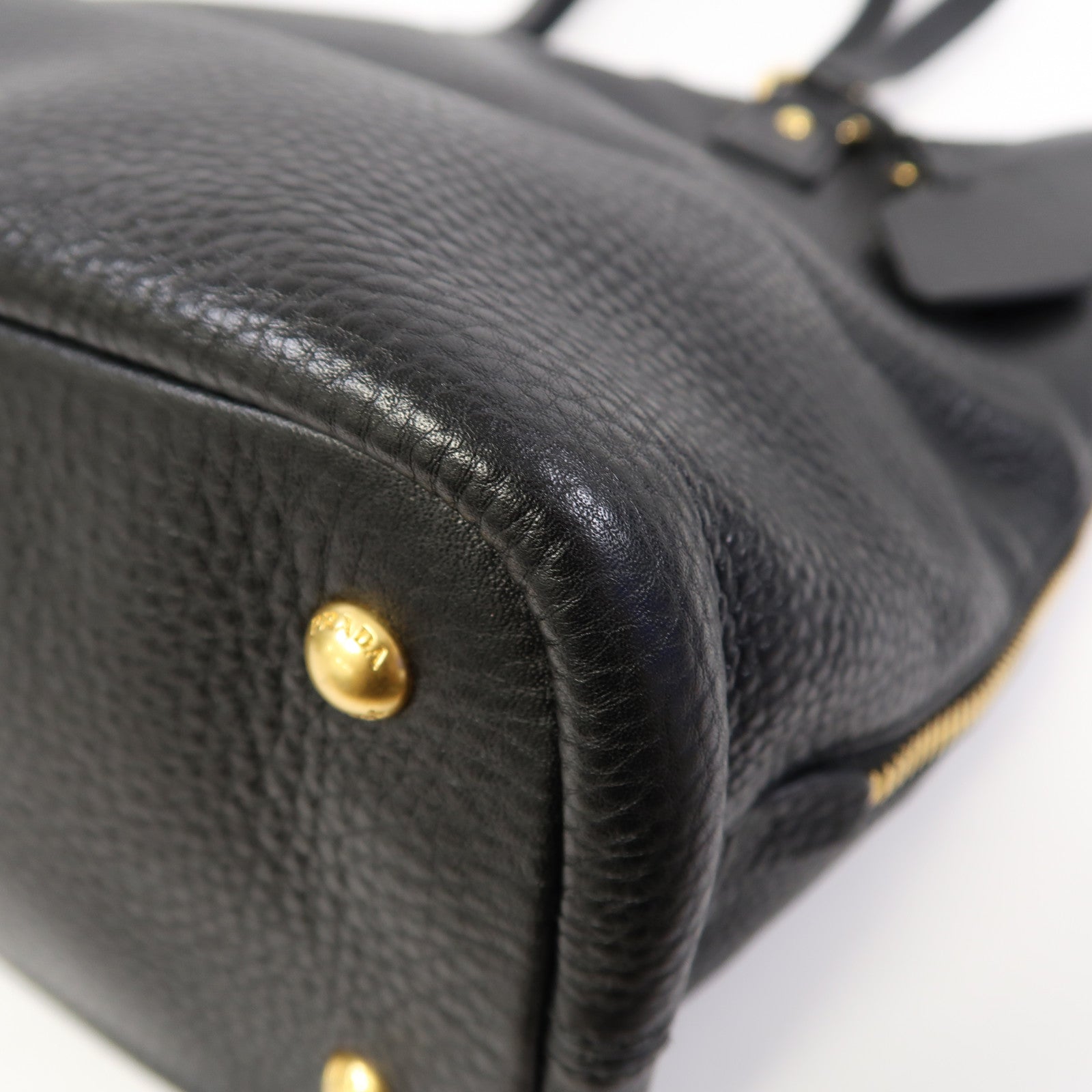 PRADA 牛皮皮革Shoulder Bag金扣肩背袋黑色