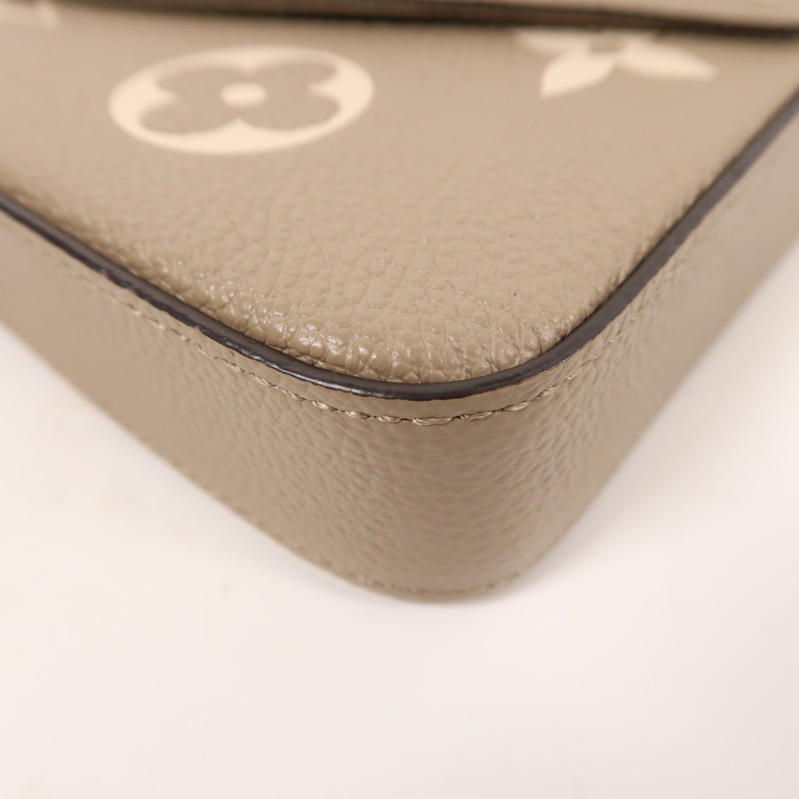LOUIS VUITTON Monogram Empreinte Felicie Pochette金扣鏈帶肩背袋