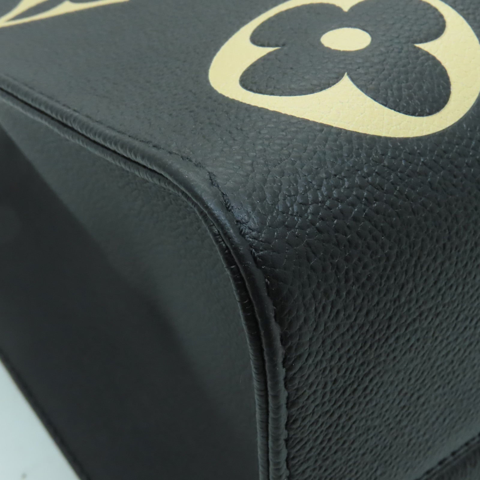 LOUIS VUITTON 【激減優惠】Monogram Empreinte On The Go MM金扣手挽肩背兩用袋黑色/啡色