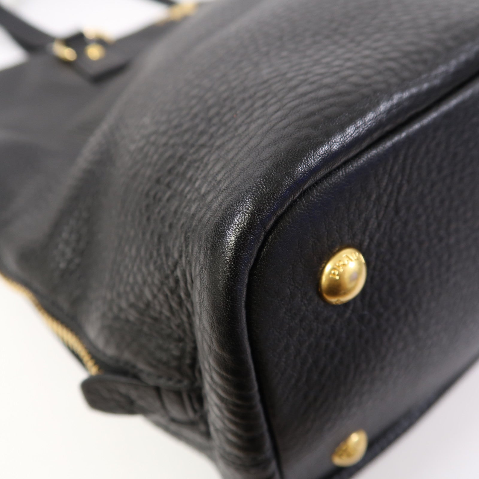 PRADA 牛皮皮革Shoulder Bag金扣肩背袋黑色