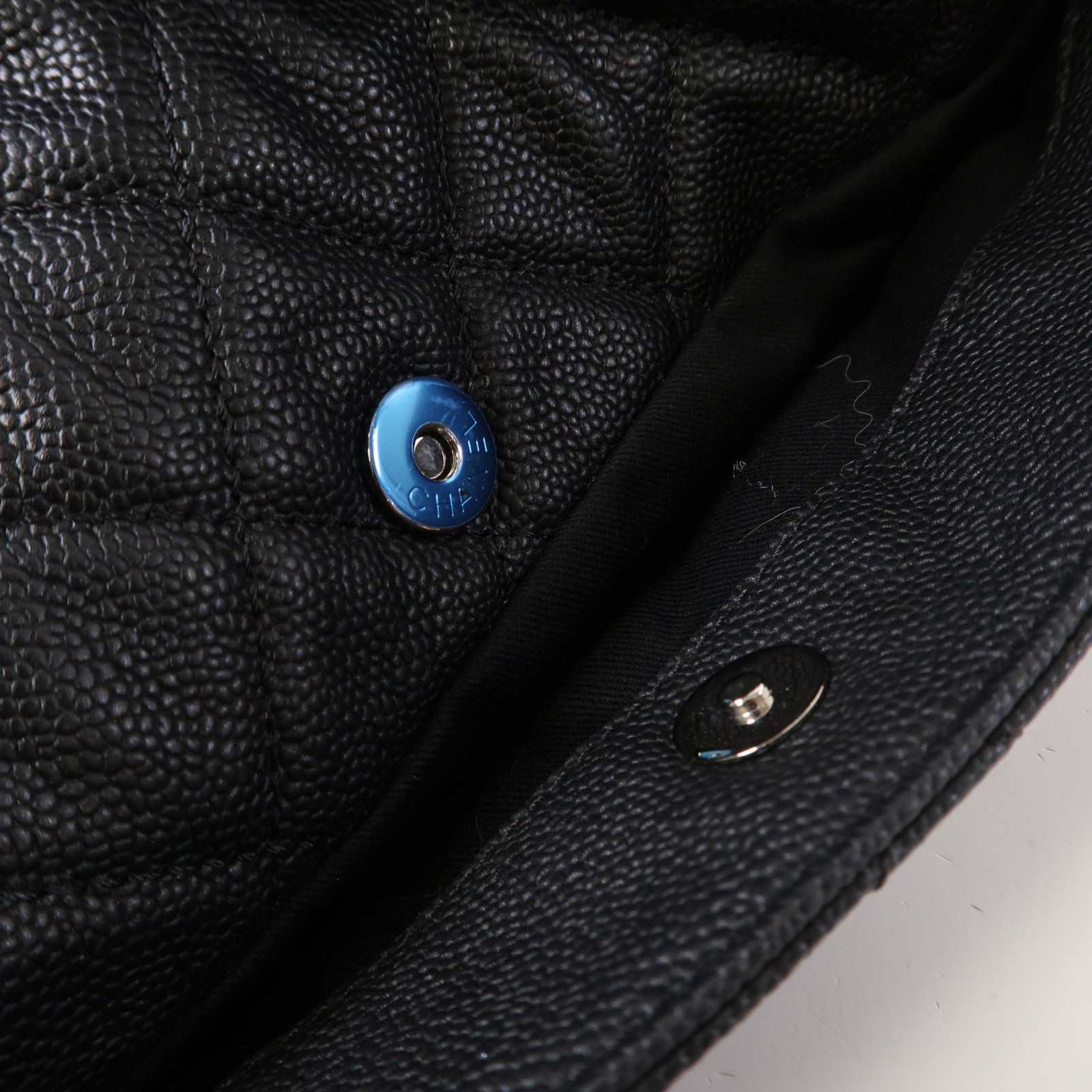 CHANEL 菱格Caviar皮革Chain Shoulder銀扣鏈帶肩背袋黑色