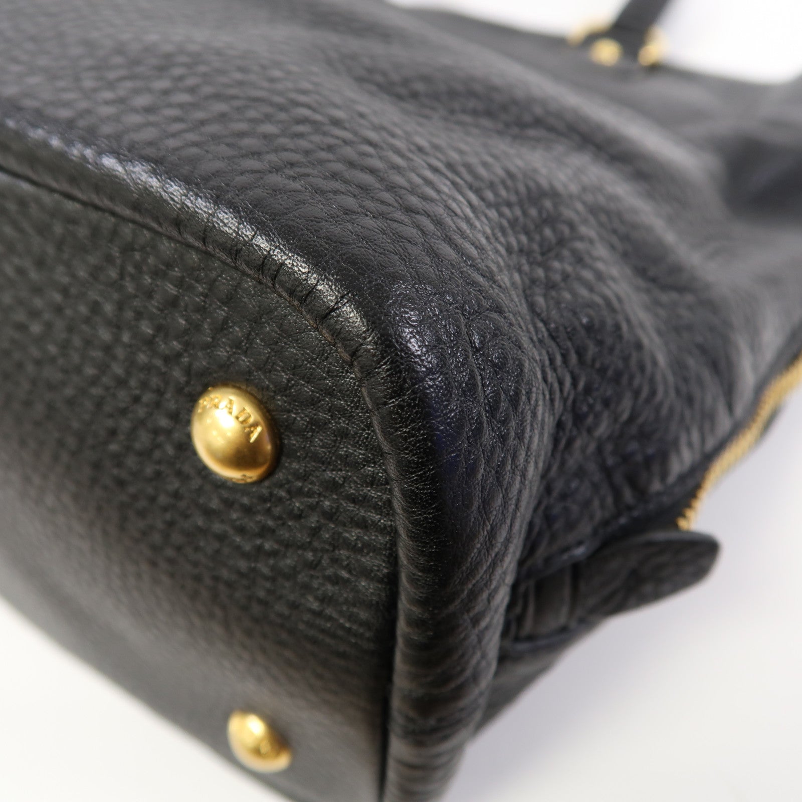 PRADA 牛皮皮革Shoulder Bag金扣肩背袋黑色