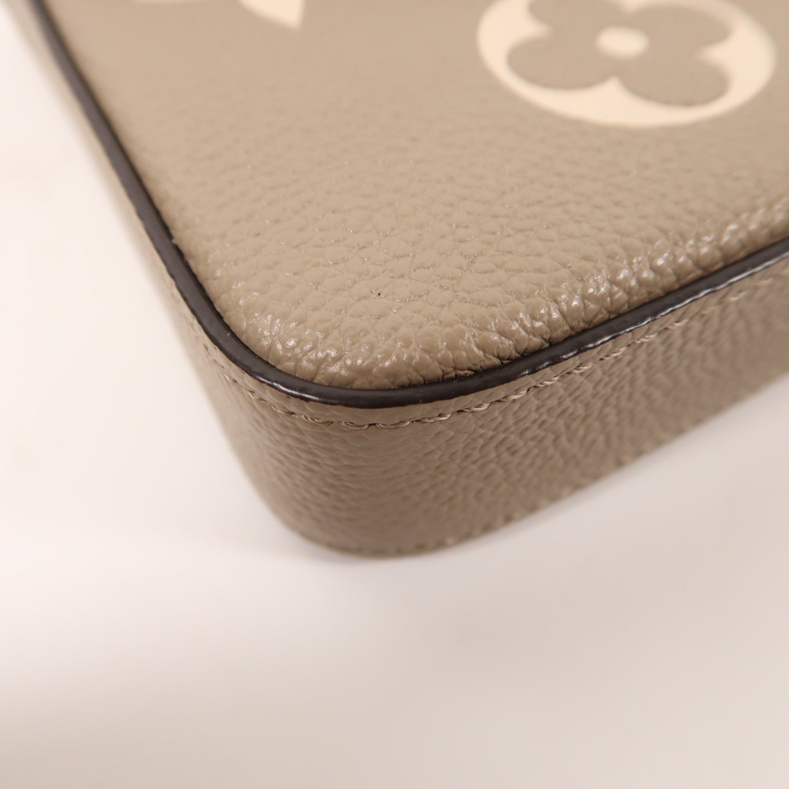 LOUIS VUITTON Monogram Empreinte Felicie Pochette金扣鏈帶肩背袋