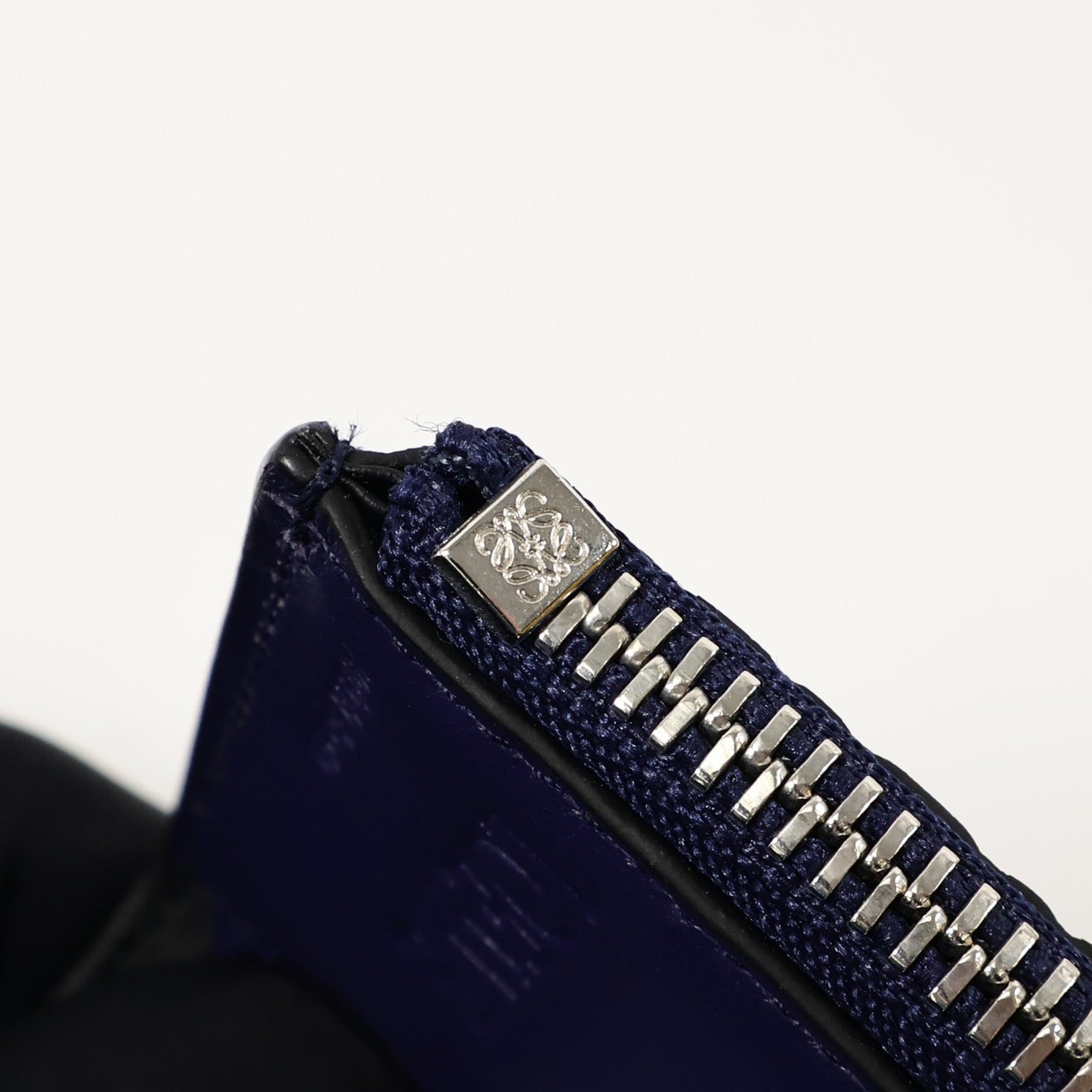 LOEWE 牛皮皮革Trifold Wallet錢包