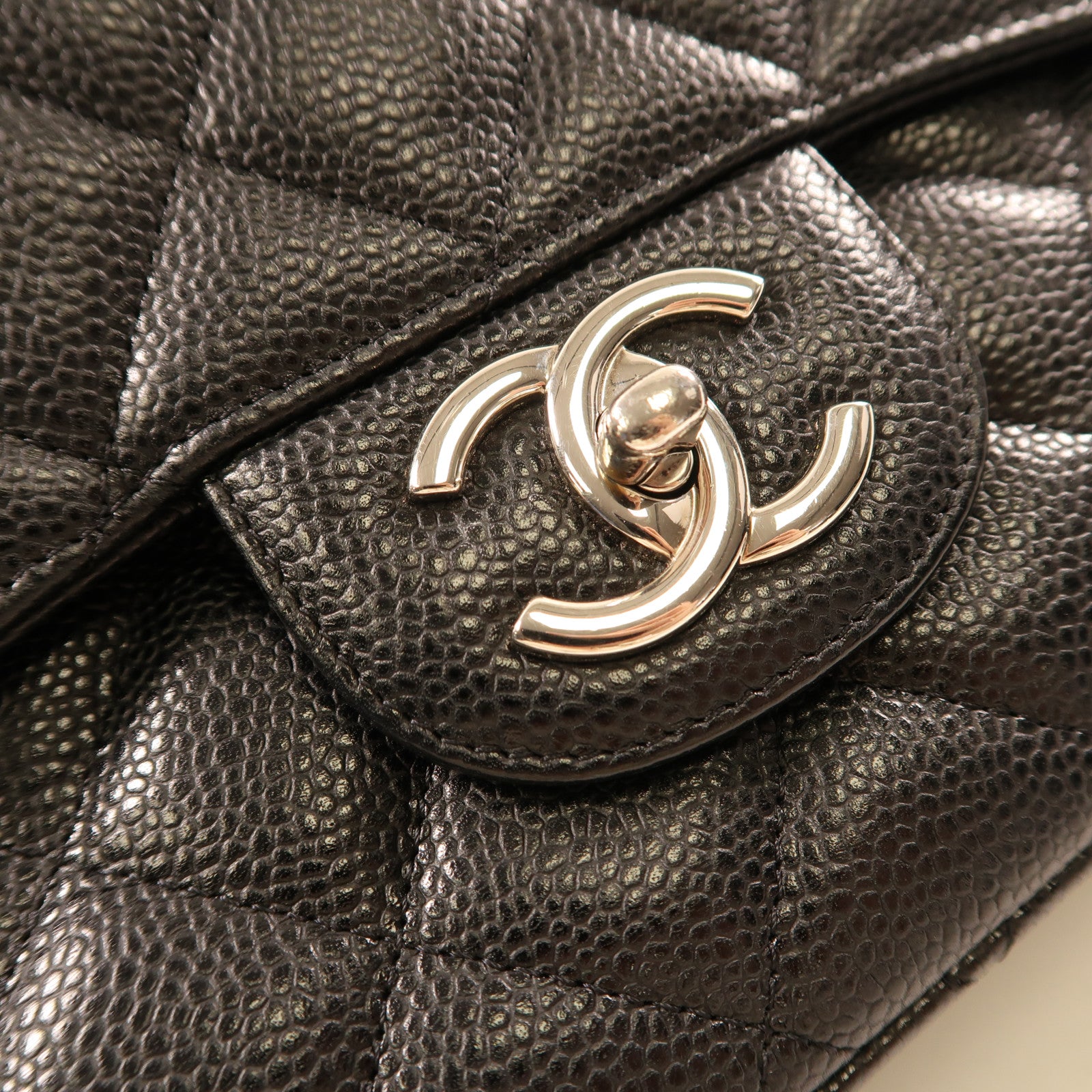 CHANEL 牛皮皮革Maxi Classic銀扣鏈帶肩背袋