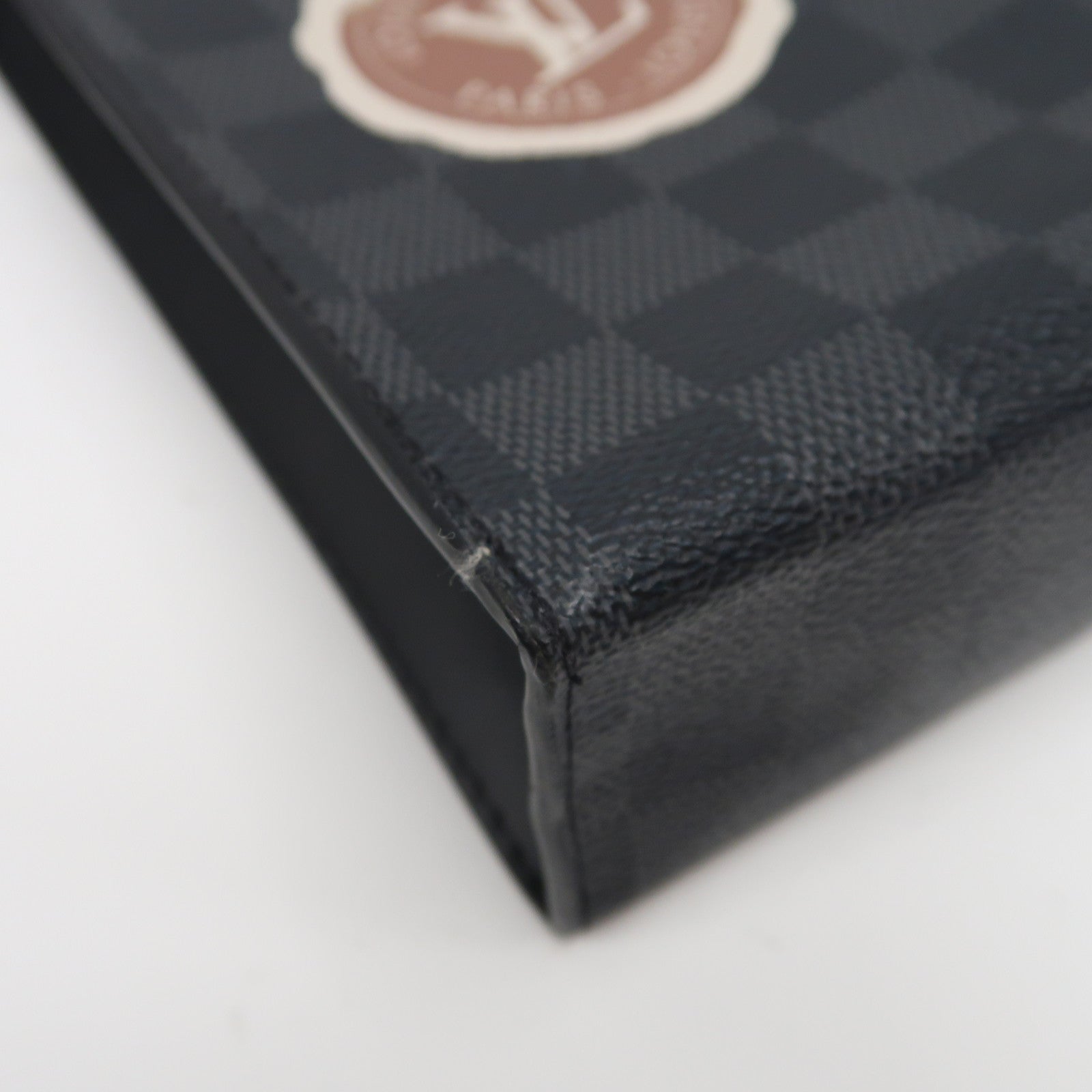 LOUIS VUITTON Damier Pochette Voyage MM銀扣手拿包黑色/灰色