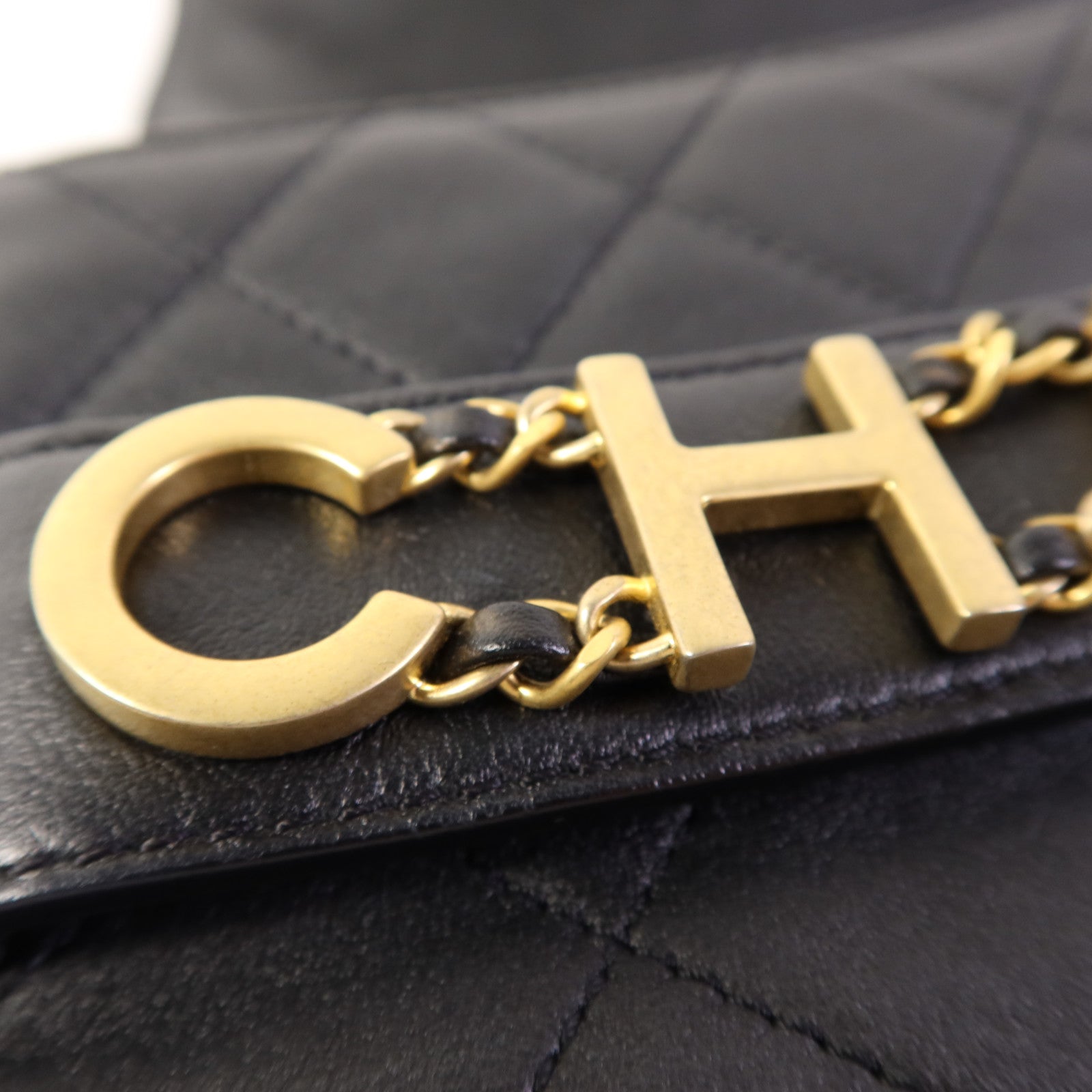 CHANEL 牛皮皮革Enchained Flap Bag金扣鏈帶肩背袋