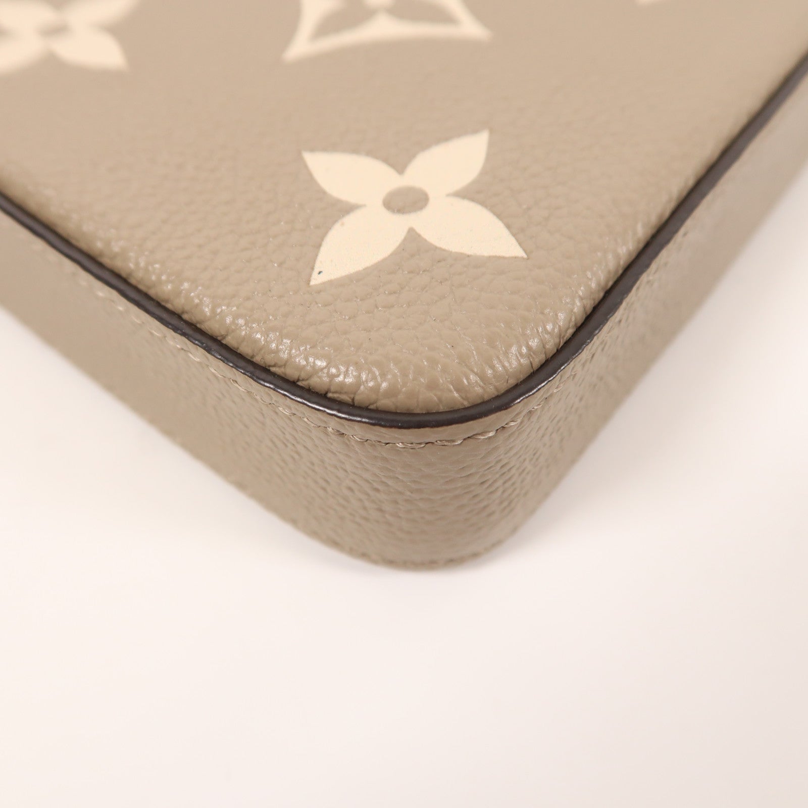 LOUIS VUITTON Monogram Empreinte Felicie Pochette金扣鏈帶肩背袋