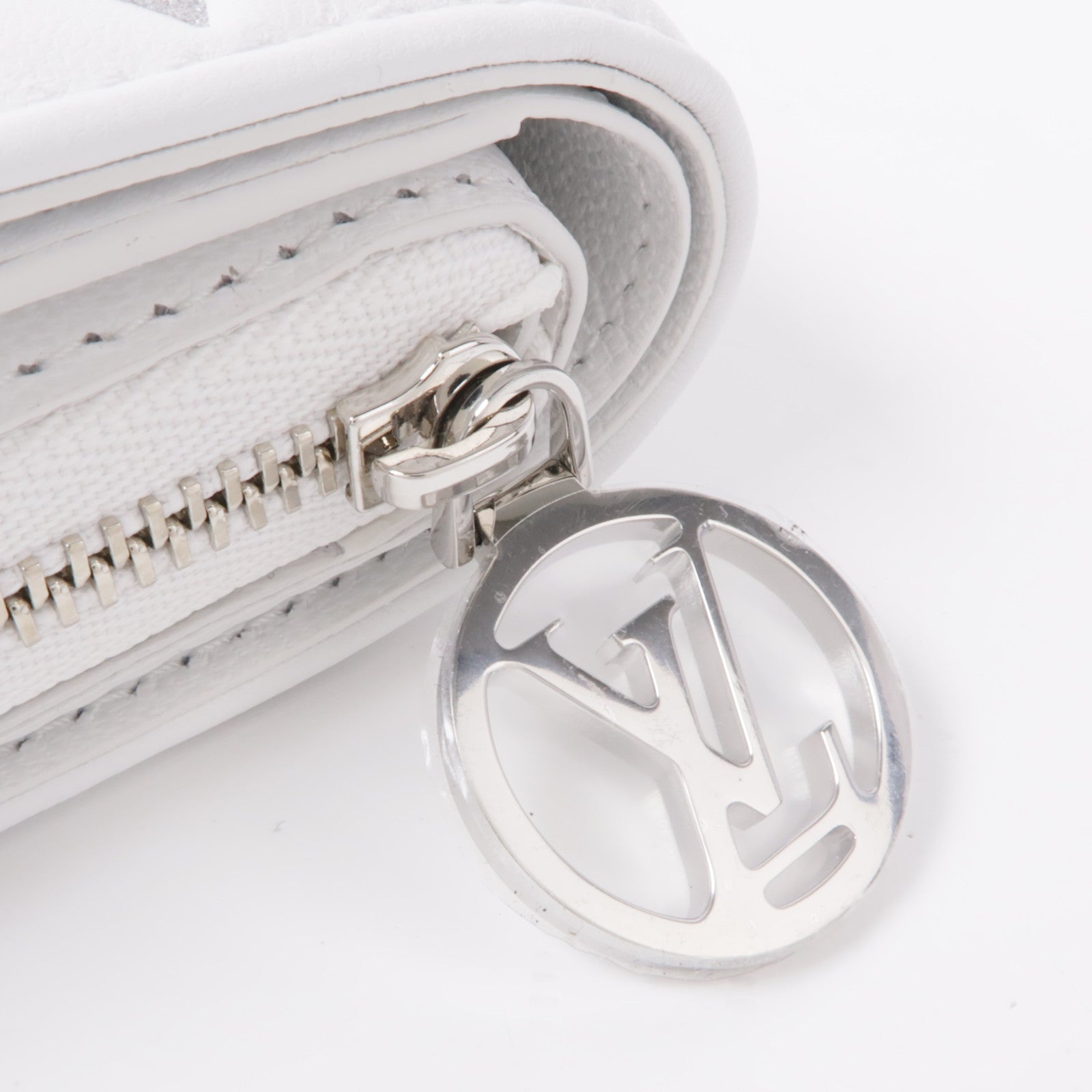 LOUIS VUITTON LV SHW Portefeuille Wallet M12153 Monogram Embossed White Silver