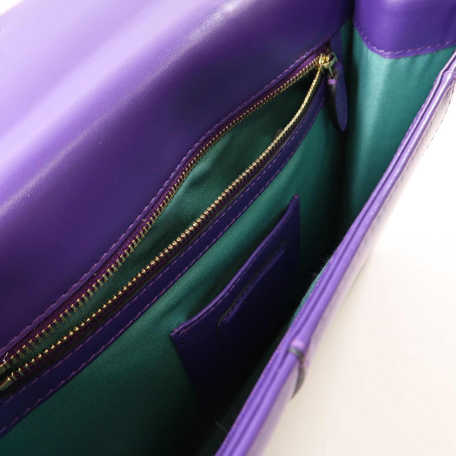 BVLGARI 牛皮皮革Serpenti Forever Shoulder Bag金扣鏈帶肩背