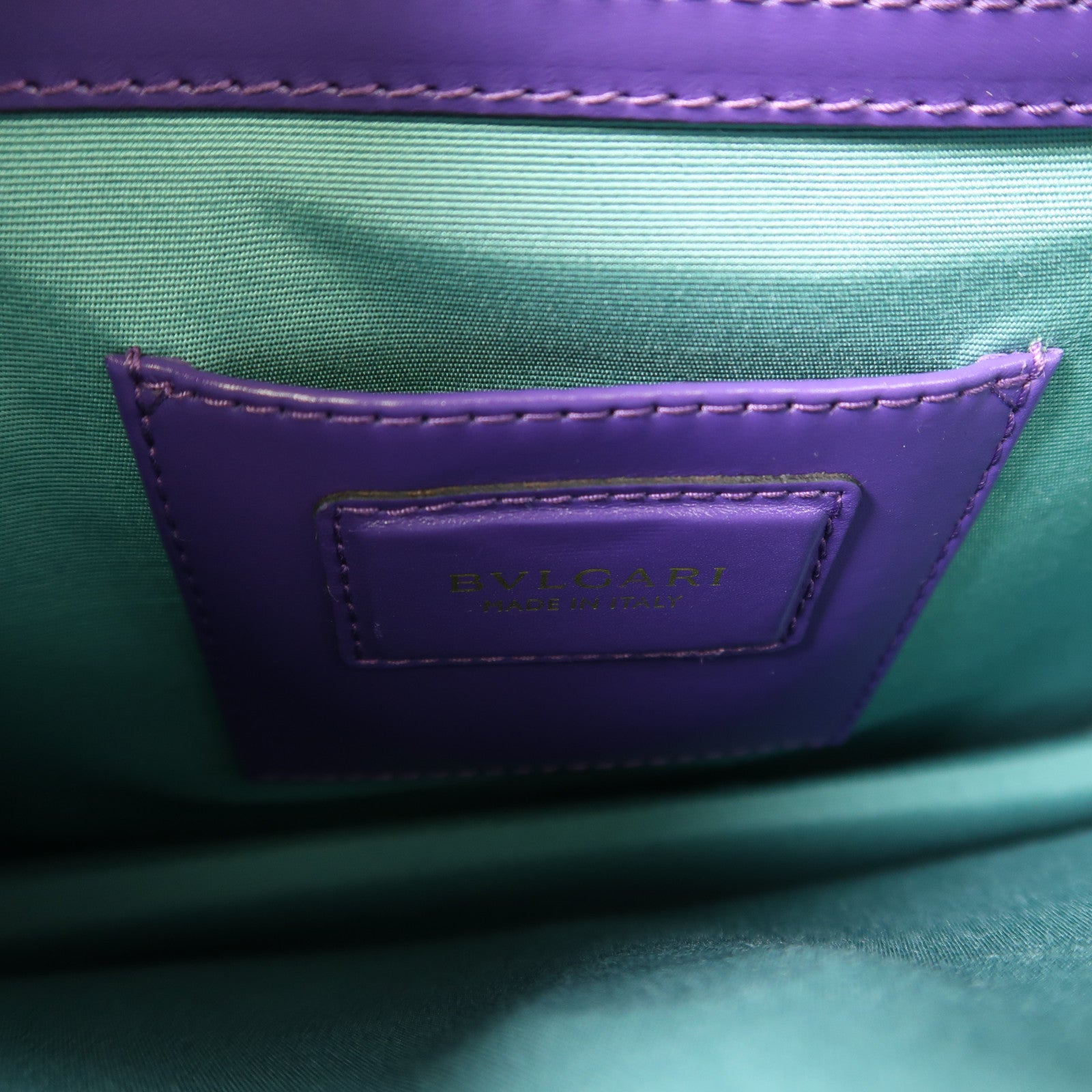 BVLGARI 牛皮皮革Serpenti Forever Shoulder Bag金扣鏈帶肩背